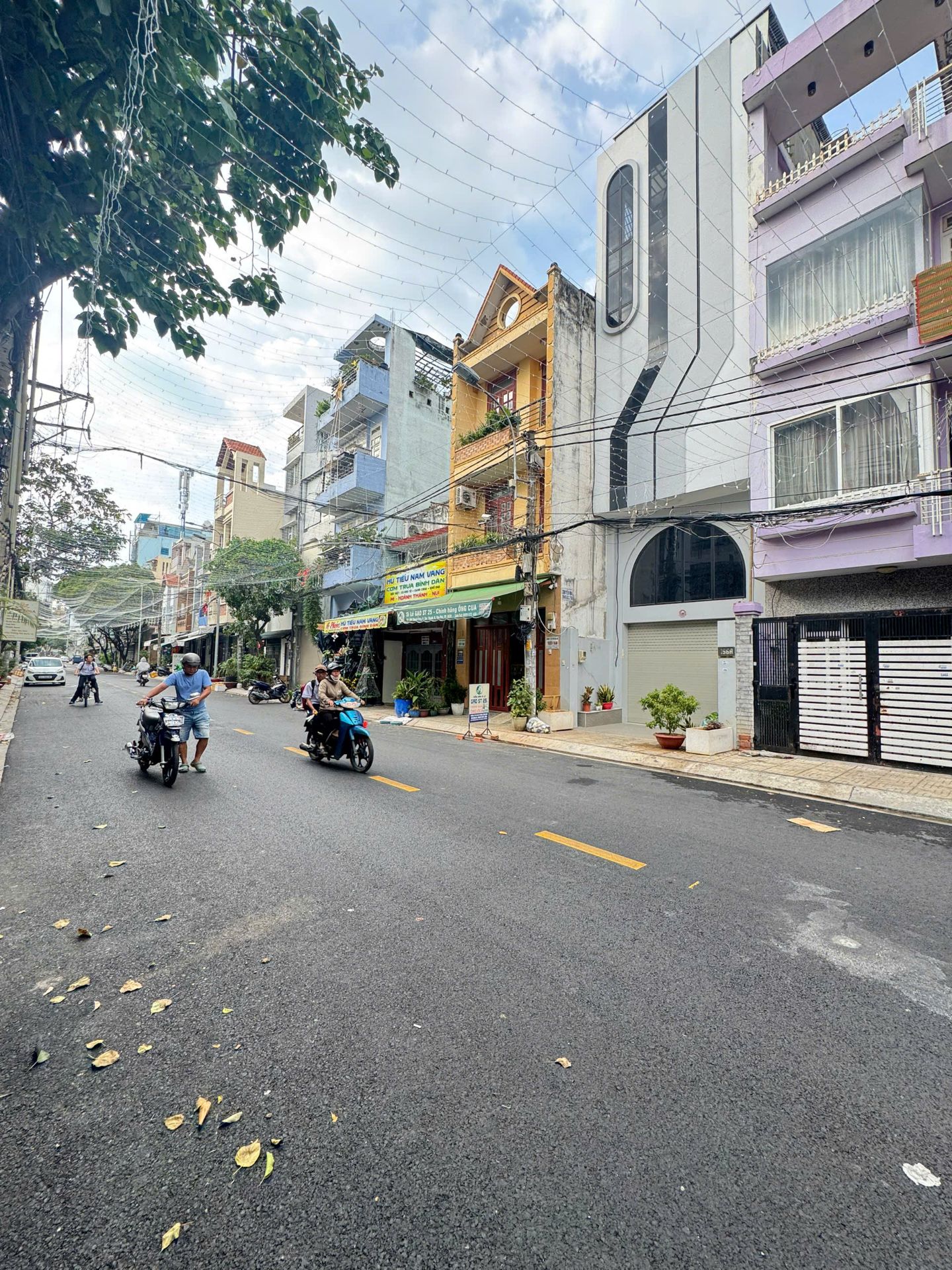 bán nhà MT Thành công hiện trạng Cấp 4 tiện xây mới 4x19m vuông vức k lỗi giá 11.3 tỷ TL