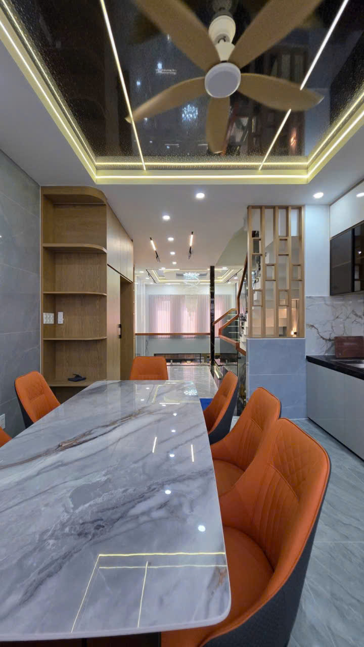 🔹 Bán Nhà 4x14, Hẻm Chiến Lược, Bình Trị Đông, Bình Tân - Giá 7,35 Tỷ, Lửng 3 Lầu 🔹