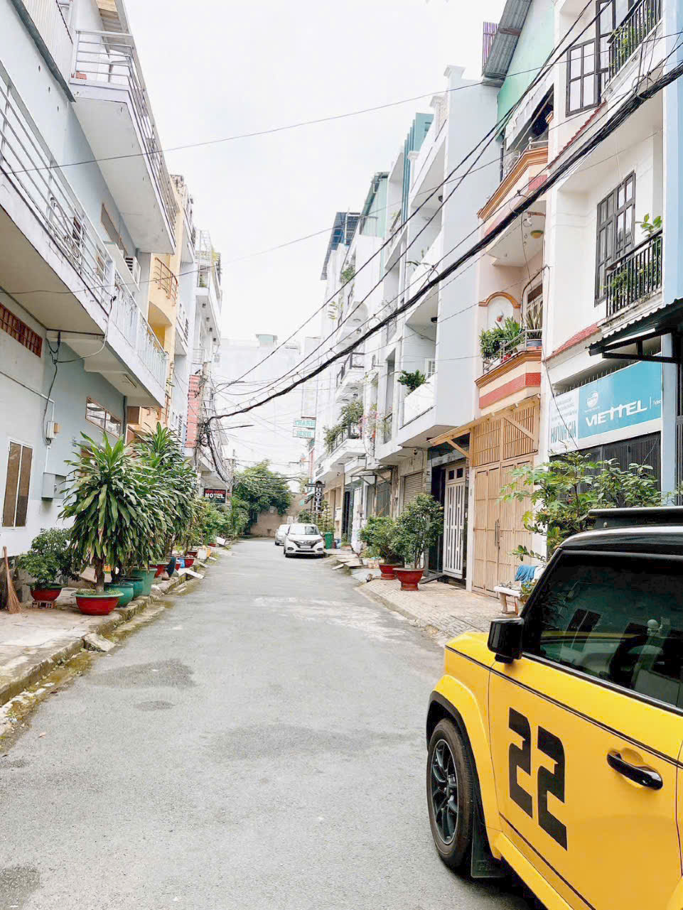 Hẻm 8m thông Bờ Bao Tân Thắng p Tân Sơn Nhì Dt 4mx16m giá 8,2 tỷ