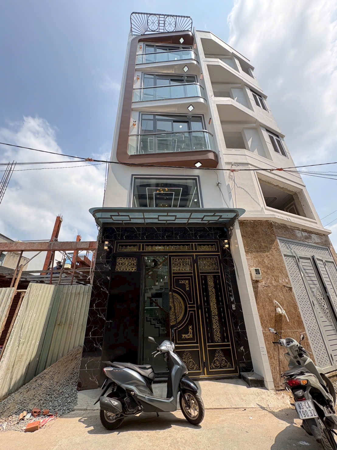 Bán nhà HXH - Mã Lò