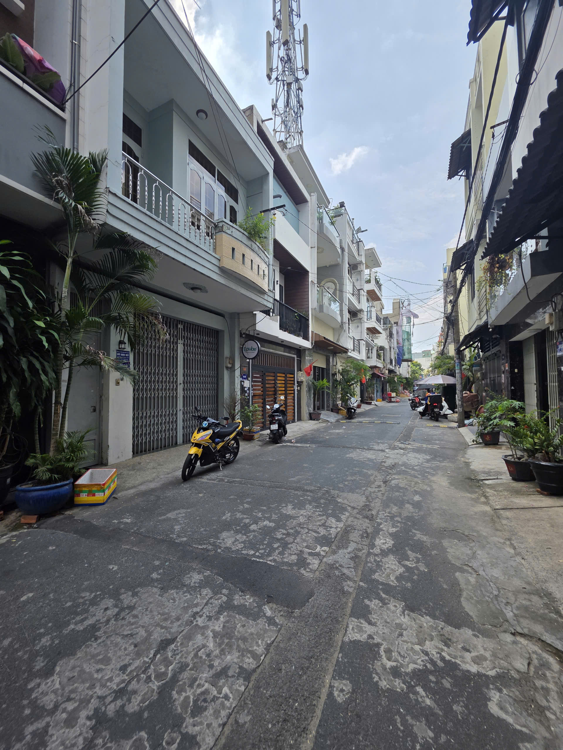 bán nhà hẻm nhựa 8m thông Vườn Lài(5x13m 1 lầu) 9.5 tỷ TL