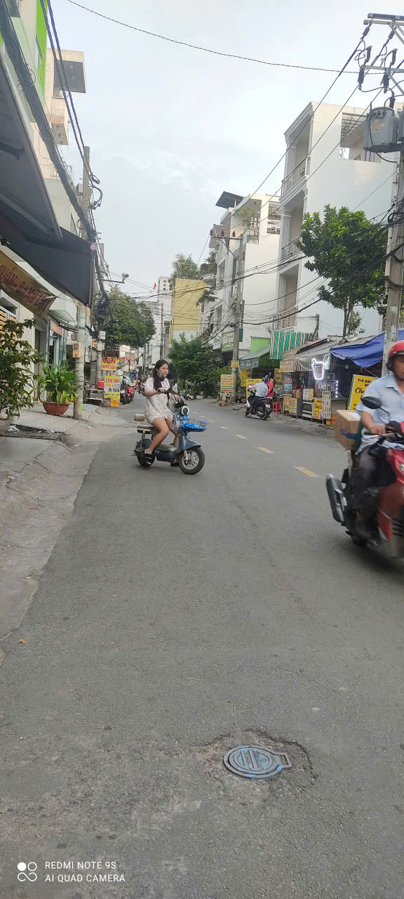 Mặt tiền kinh doanh Phan Thị Hành ( 4x13,6m) 2 lầu,sân thượng. Giá 8,5 tỷ,đường 12m