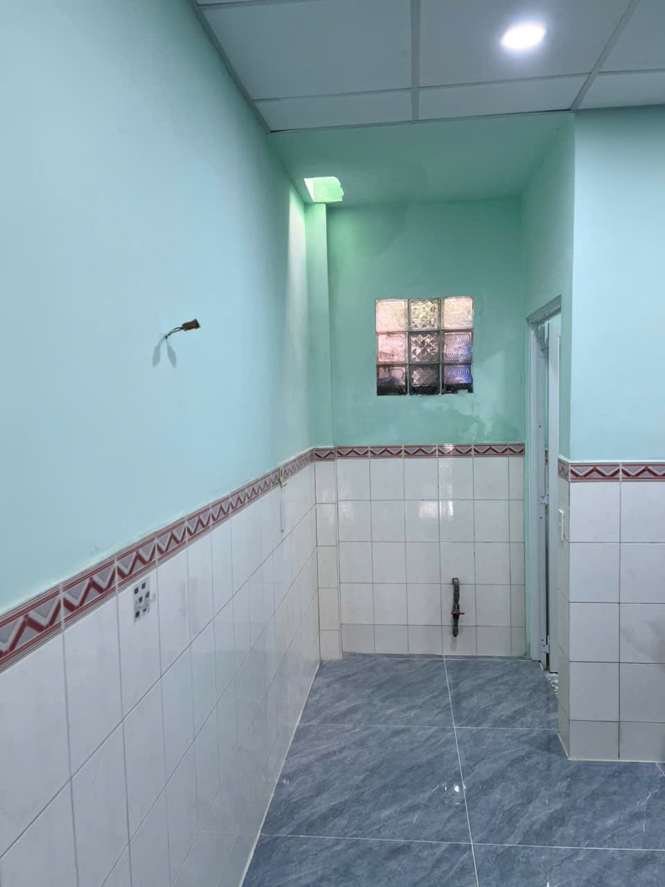 Nhà Mặt Tiền trong chợ Tân Hương_Đường Đỗ Thị Tâm, DT: 4x15m, có lửng, đang cho thuê, Giá: 6.5 tỷ T