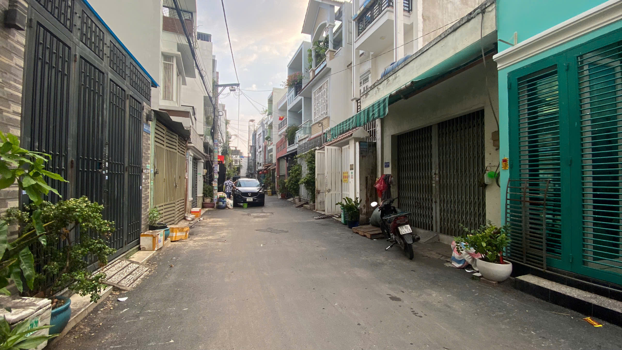 🔹 Bán nhà góc 2 mặt hẻm, đúc 3.5 tấm, 5x13.2m, giá 5.7 tỷ, Bình Tân