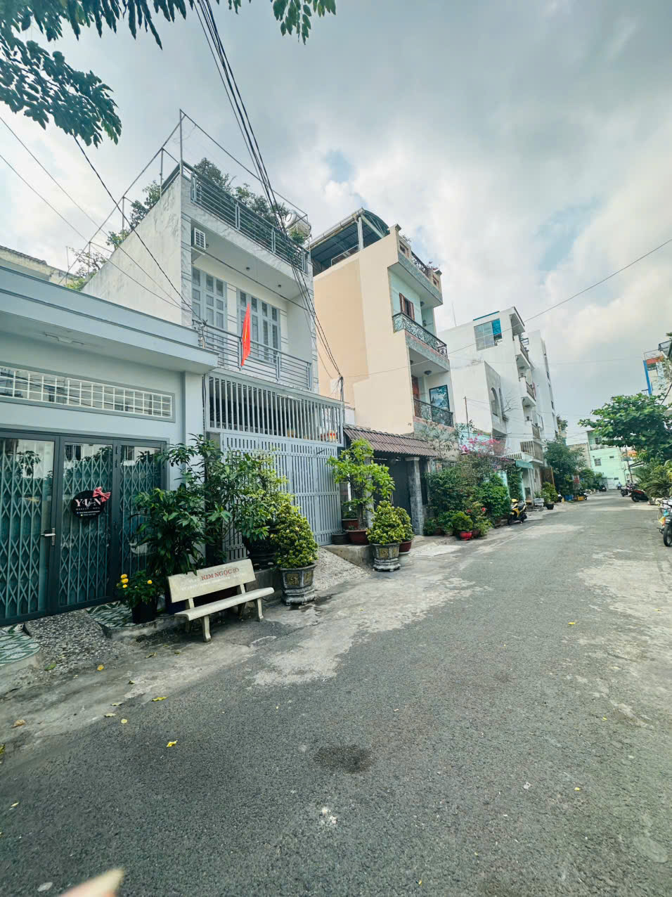 Bán nhà hẽm 352/ Thoại Ngọc Hầu ( 4x16m) 1 lầu. Giá 7,2 tỷ,hẽm nhựa thẳng 7m