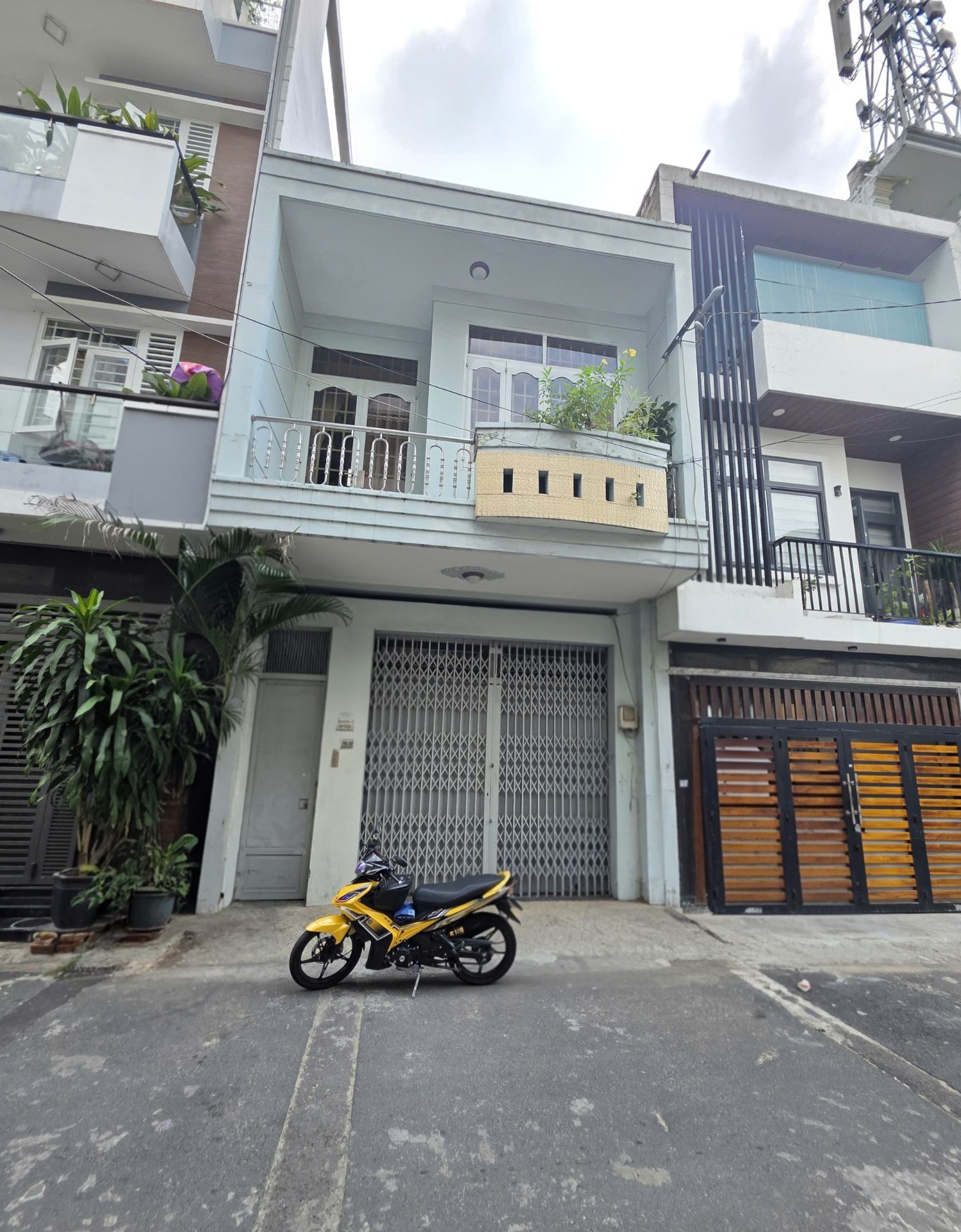 Hẻm VIP 8m thông Vườn Lài - Kết nối giao thông thuận tiện ​Diện tích: 5x13m 1 lầu Đúc Giá : 9 Tỷ TL