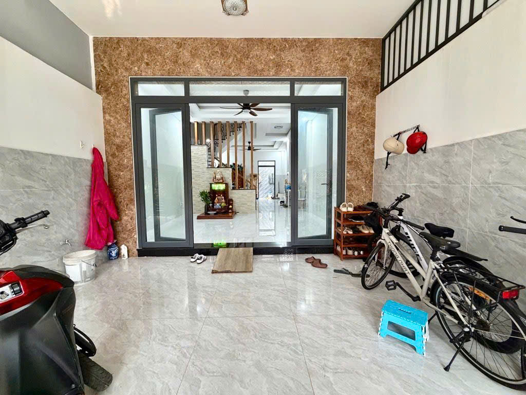 Bán Nhà 4 Lầu DT: 4.4x18m MT Đường Nguyễn Quý Anh, P. Tân Sơn Nhì, Giá: 17.5 tỷ