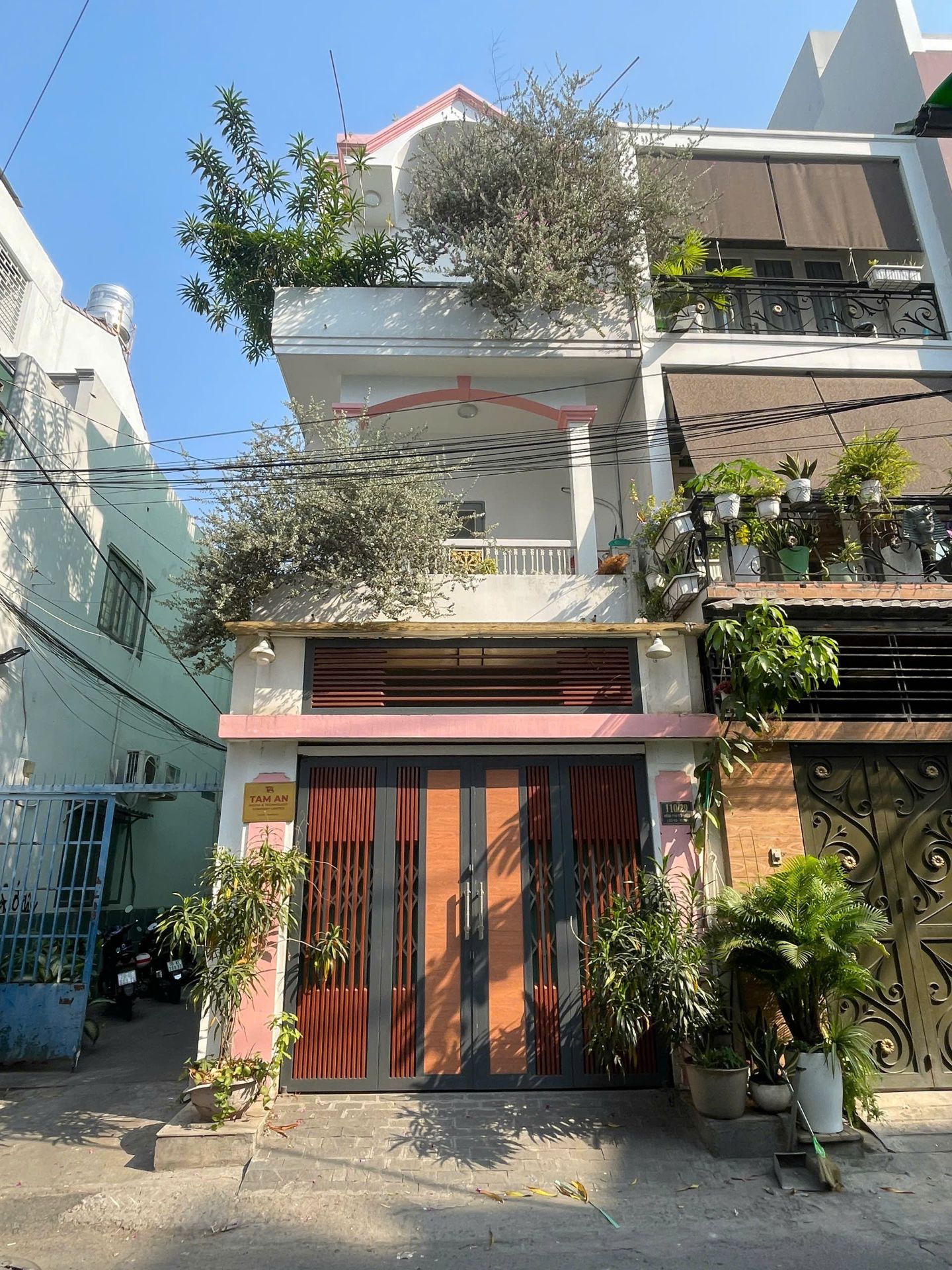 BÁN NHÀ HẺM 110 TÔ HIỆU – Dt: 4X13,4M – 2 LẦU MỚI ĐẸP – ĐƯỜNG OTO 7M THÔNG.