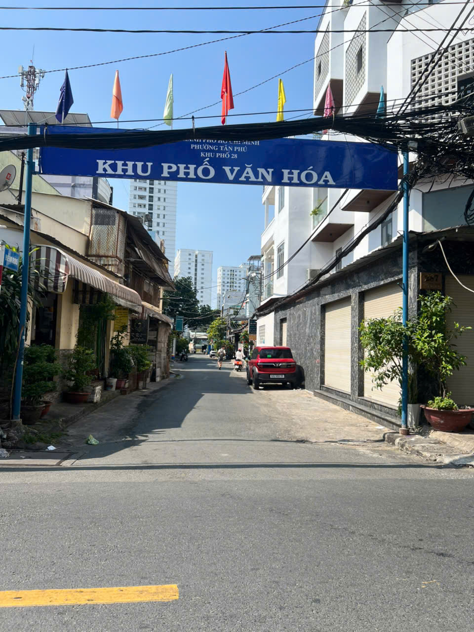 Hẻm 10m thông đường Lũy Bán Bích Phường Phú Trung Dt 4,1mx22m cấp 4 giá 9,4 tỷ