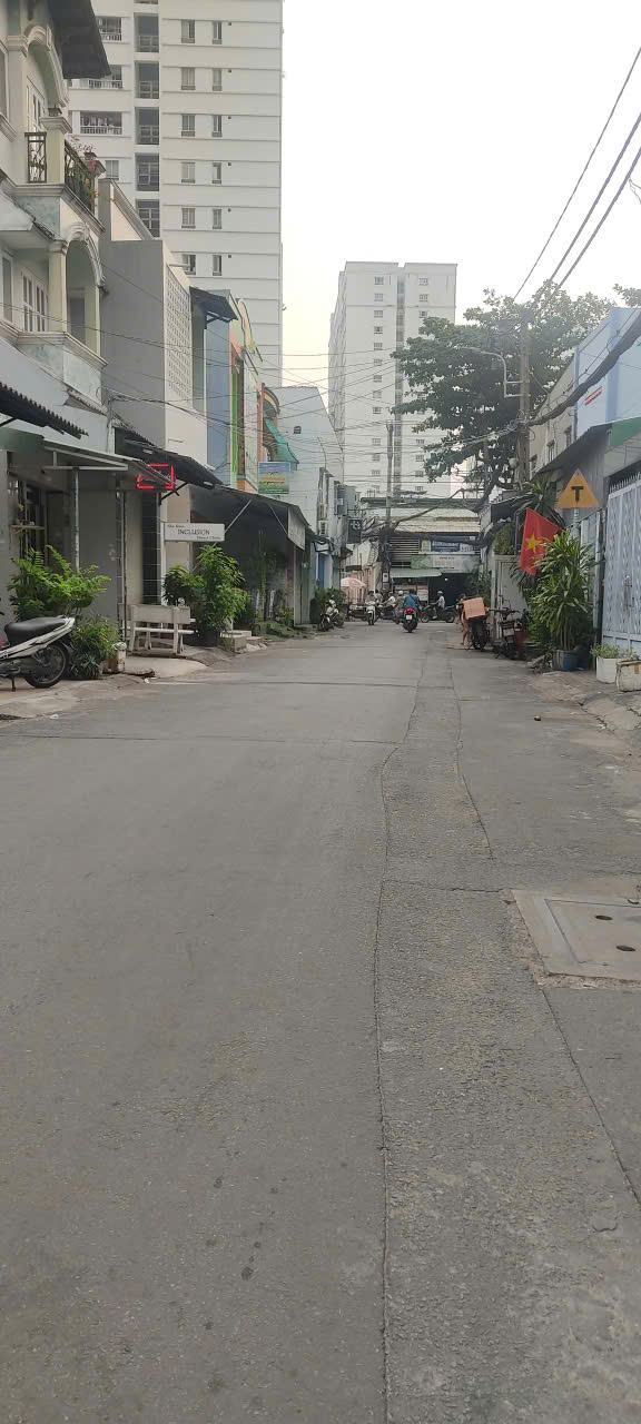 bán nhà hẻm nhựa 8m Trịnh Đình Trọng(4x22m Cấp 4 tiện xây mới, giá tốt) 9.4 tỷ TL