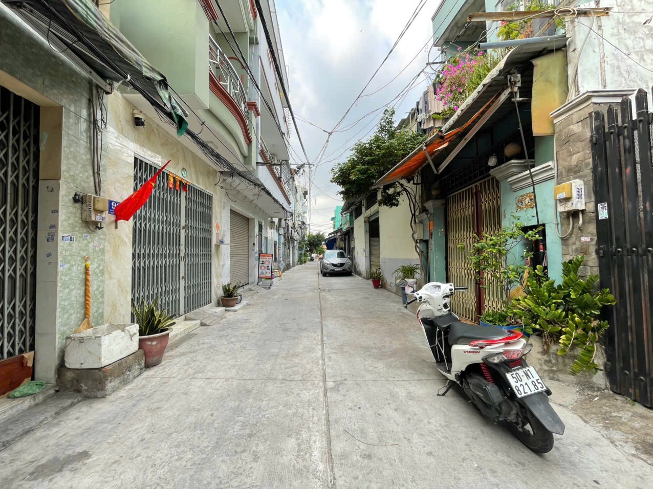 BÁN NHÀ HẺM 6M – CÔNG VIÊN KÊNH NƯỚC ĐEN (GIÁP TÂN PHÚ), BÌNH TÂN • Diện tích: 4 × 12m (48m² công