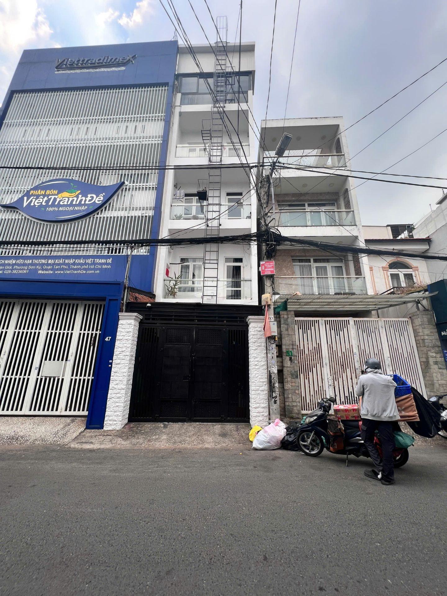 Căn hộ dịch vụ Đoàn Giỏi – 4x18m – Nhà 4 lầu –thuê khoán 50tr/tháng – Giá 12.5 tỷ • Diện tích 4x1