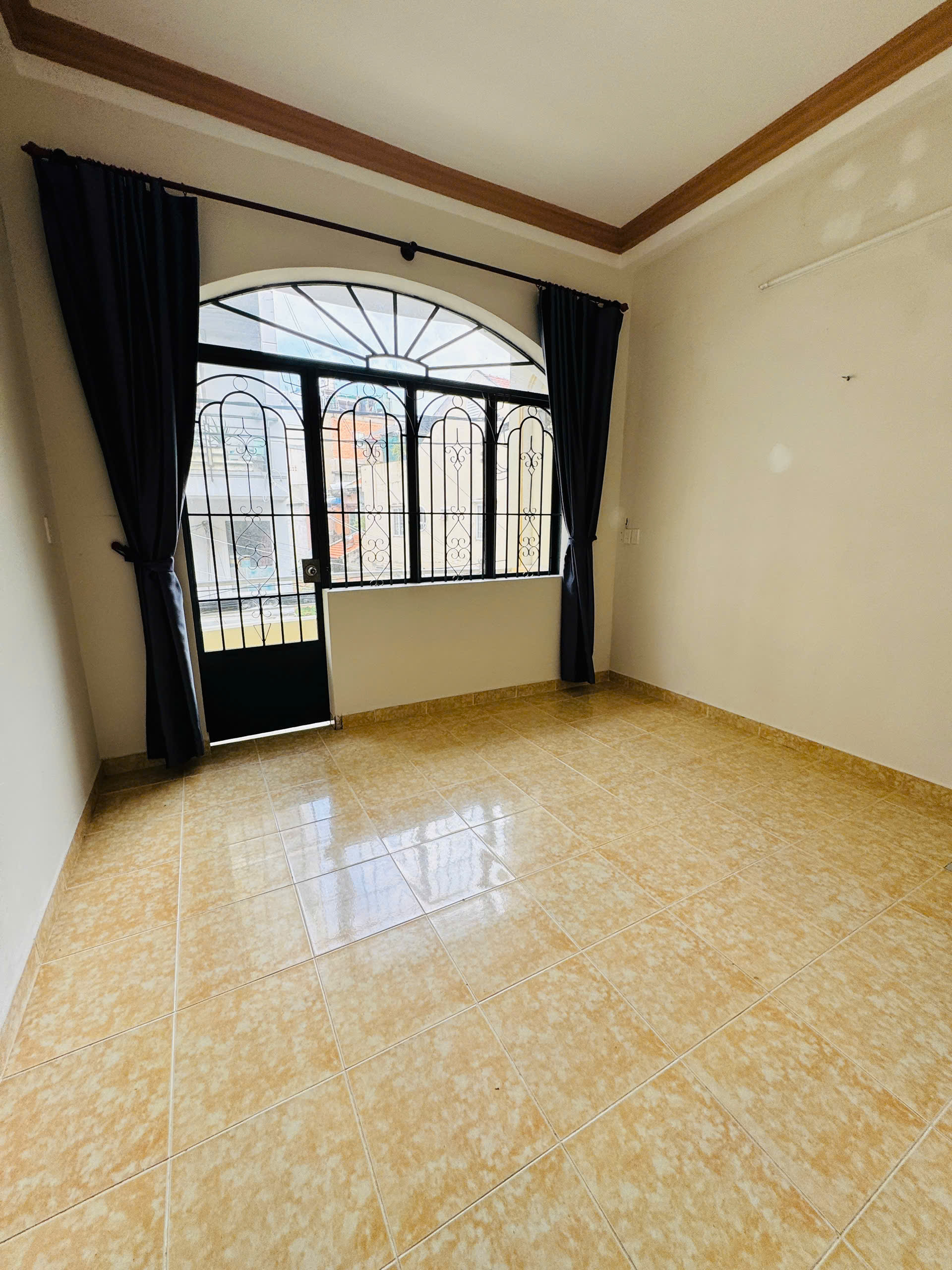 Hẽm thông 7m Đường Trần Hưng Đạo ( 4x13m) 2 lầu,kinh doanh được