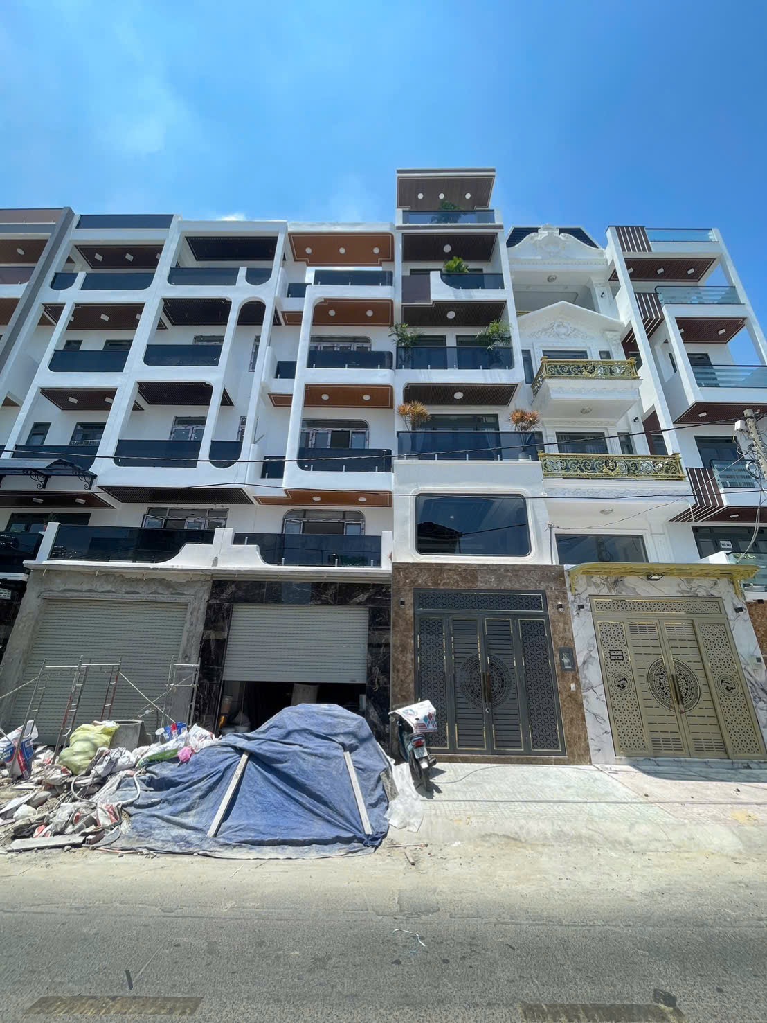 🔥BÁN NHÀ mặt Tiền ngay chợ ngay Aeon Tân Phú – DT 4×16M – LỬNG + 3 LẦU + ST – thang máy 12,5tỷ TL