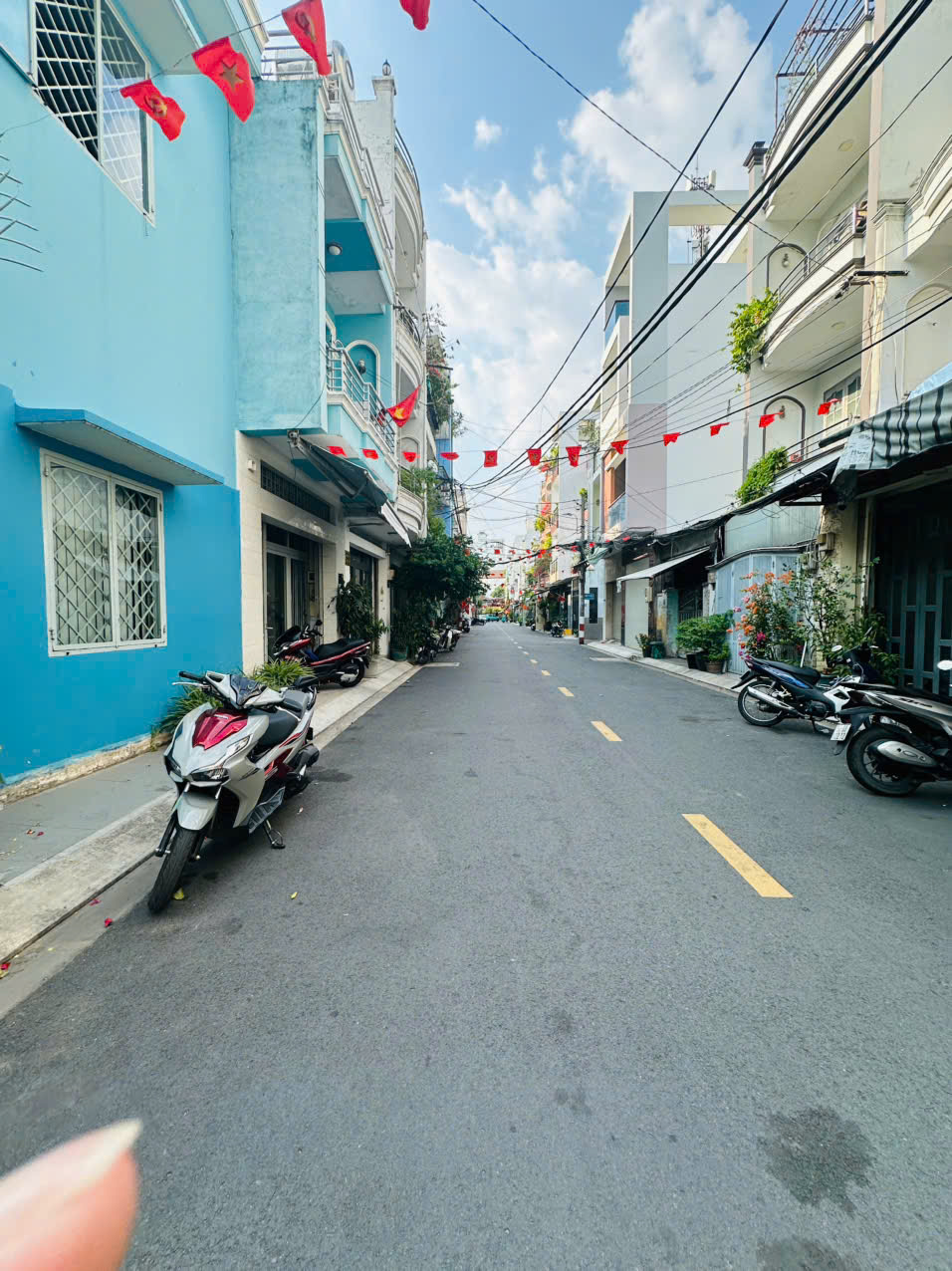 🏡 Bán nhà hẻm 8m thông, 3 lầu, đường Lũy Bán Bích, Tân Phú, 4mx14.9m, giá 10 tỷ! 🔹