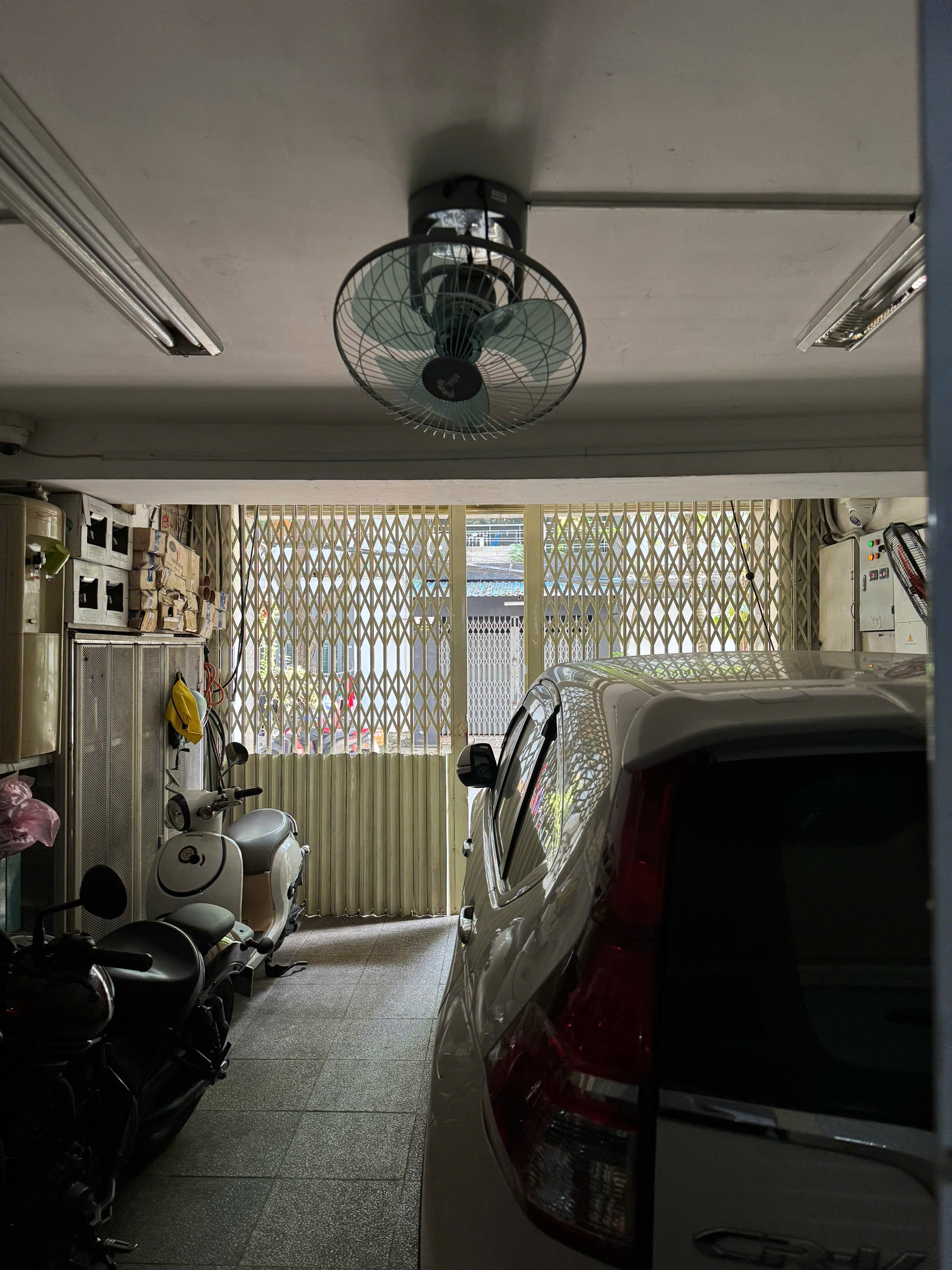 Bán Nhà Lửng 4 Lầu ST DT: 4.5x13.5m MT Đường Nguyễn Văn Ngọc, P. Tân Thành, Giá: 10.5 tỷ