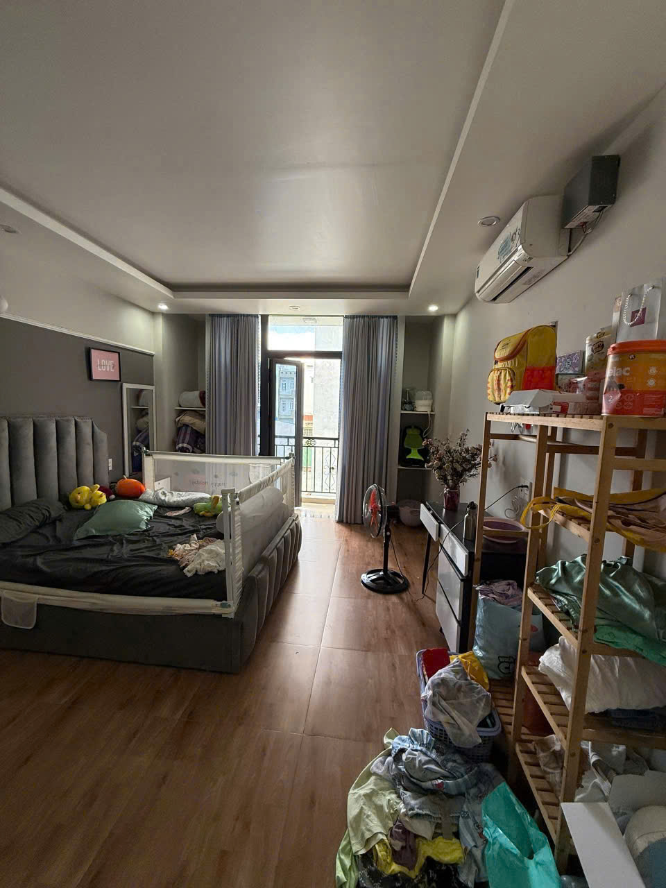 Bán nhà hẽm gần chợ Tân Hương ,kết cấu 2 lầu,sân thượng nhà còn mới.Giá 6 tỷ