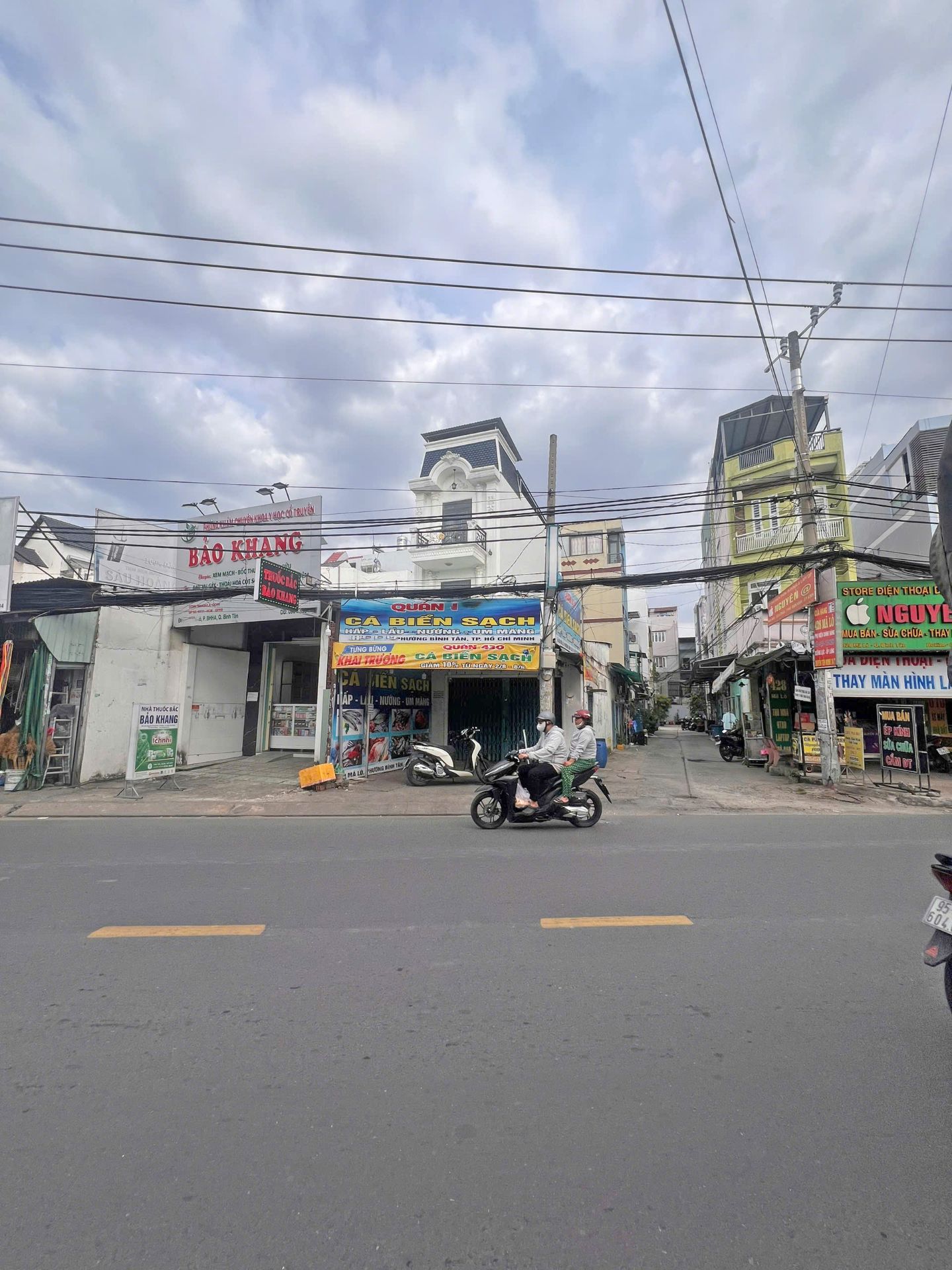 Chủ cần bán gấp nhà MTKD đường Mã Lò, 4m x 28m, cấp 4, Giá: 10,65 tỷ