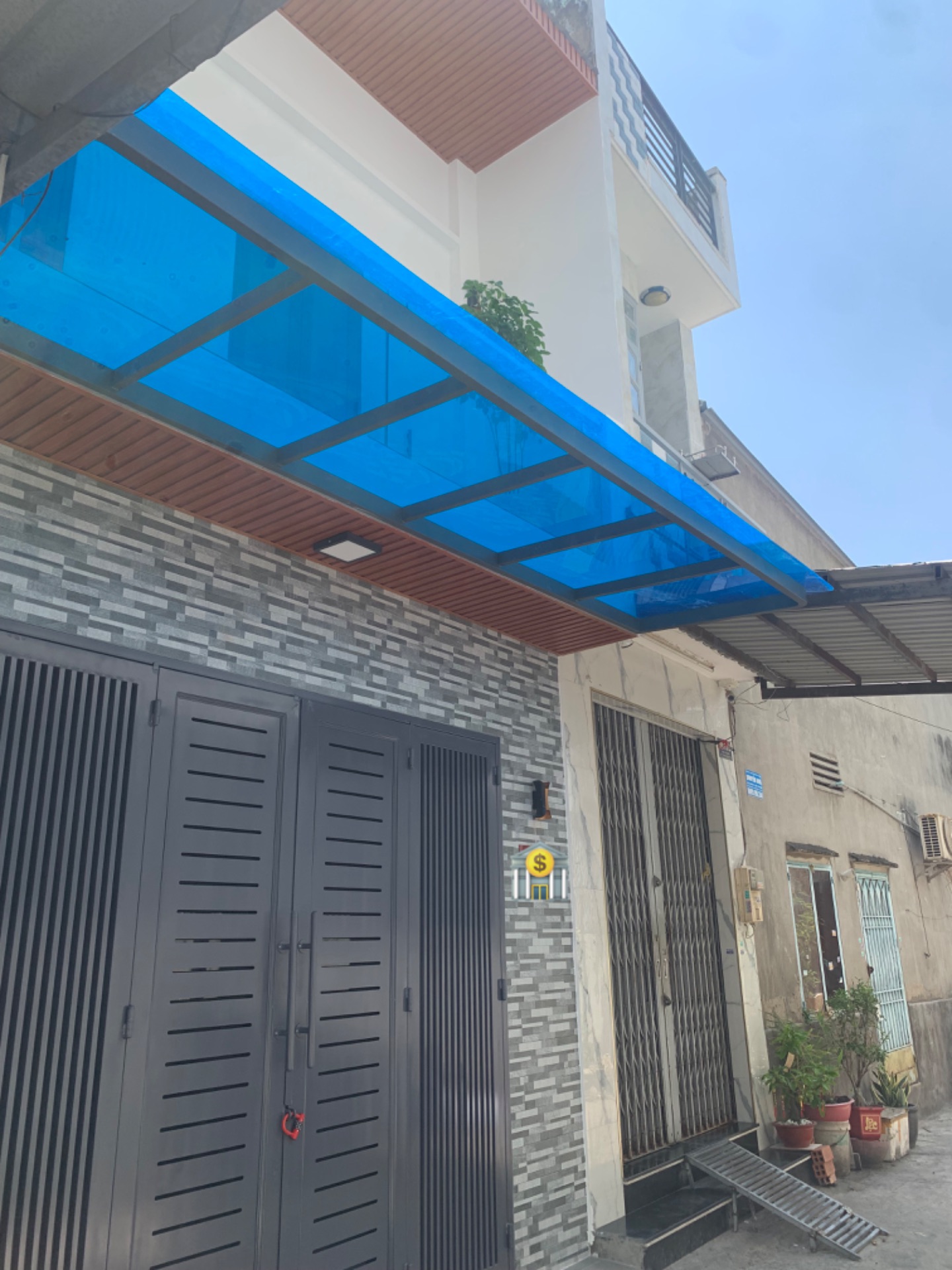 Nhà gần mặt tiền đường Bình Trị Đông , nhà mới dọn vô ở ngay , hẻm rộng rãi thoáng mát