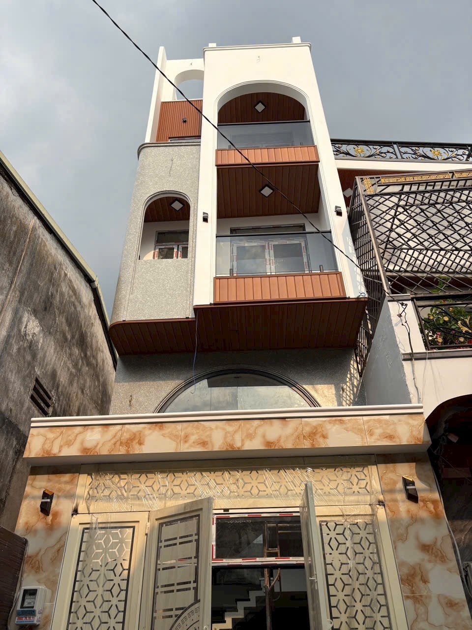 Bán Nhà Hẻm Xe Hơi rộng 8M - Đường Hương Lộ 2 / BT