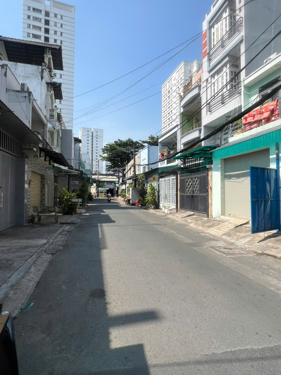 Hẻm 10m thông đường Lũy Bán Bích Phường Phú Trung Dt 4,1mx23m cấp 4 giá 9,4 tỷ