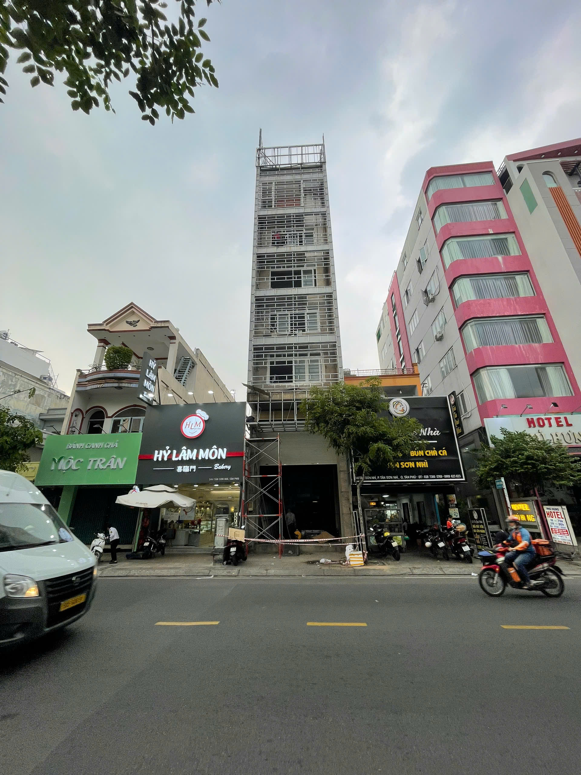 TÒA NHÀ MỚI 100% ĐƯỜNG TÂN SƠN NHÌ SẦM UẤT GIÁ 36 TỶ - [ 5X28M - 1 HẦM 7 LẦU ]