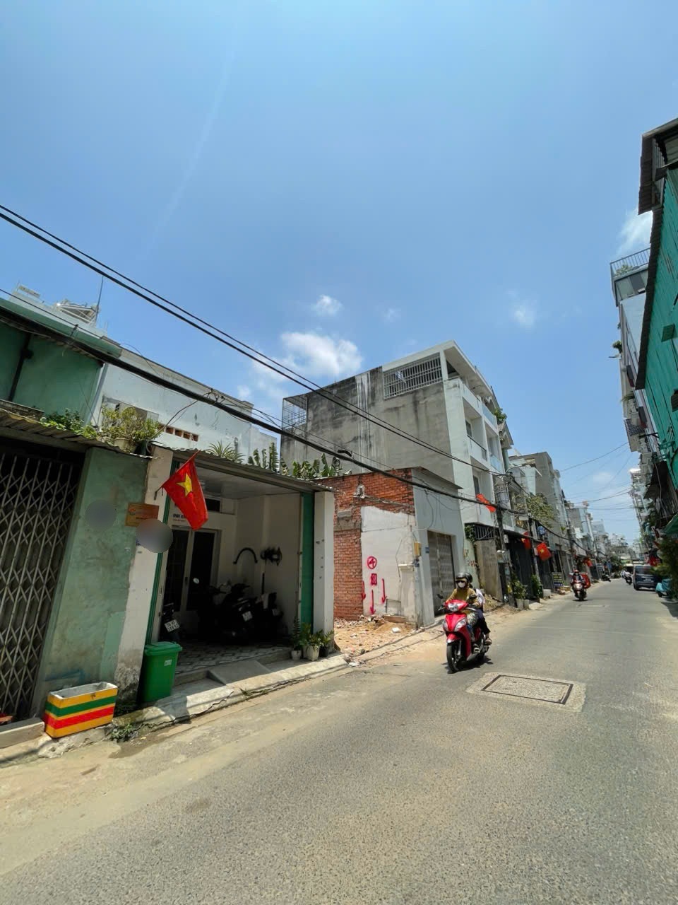 NHÀ HẺM 6M THÔNG ĐƯỜNG SỐ 5 BHH – 1 LẦU GIÁ CHỈ 6 TỶ CÒN THƯƠNG LƯỢNG • Diện tích: 4 × 15m