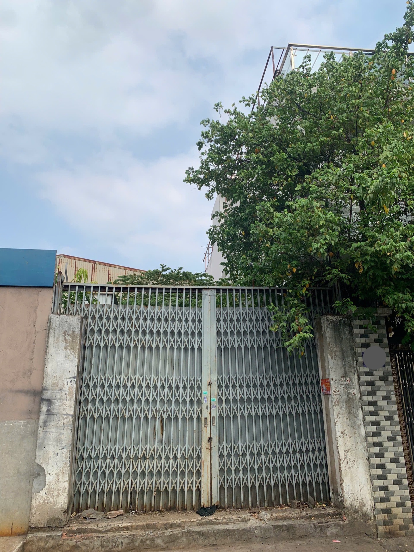 Đất siêu rộng siêu bề thế sát mặt tiền hương lộ 2 , DT:4x19 , thích hợp anh chị về xây mới 🥰