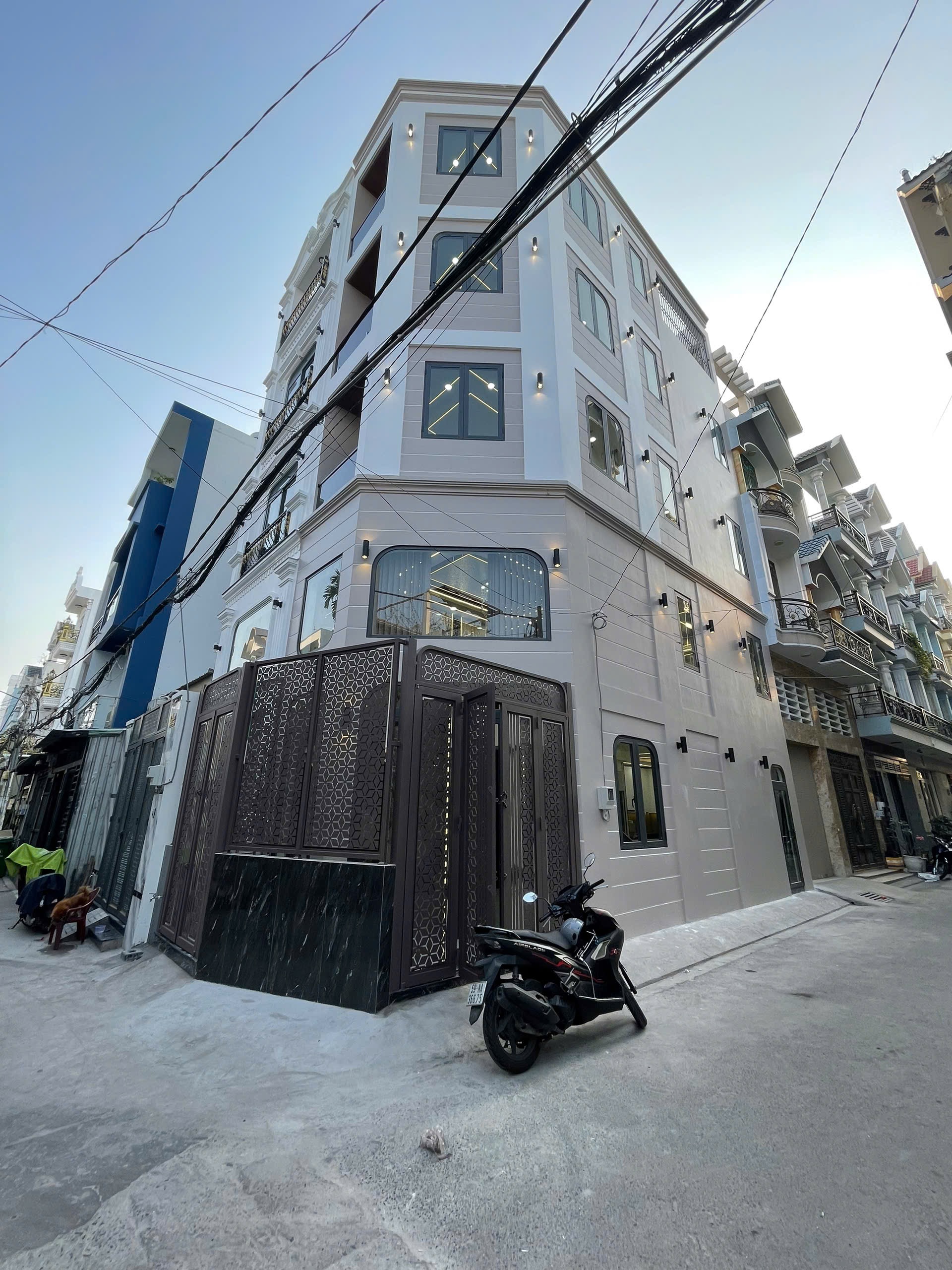 Nhà mới 100% góc 2 mặt tiền xây mới hiện đại chỉ 7Đ4 TL , DT:4x12,6 sở hữu ngay nha anh chị