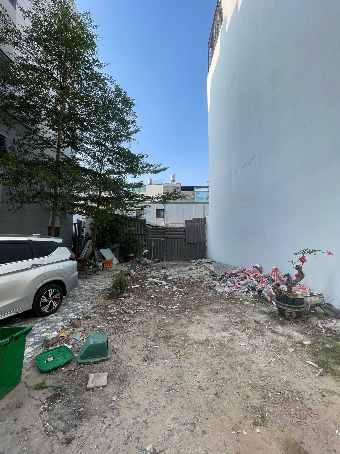 LÔ ĐẤT KẾ CÔNG VIÊN – HẺM 7M CÓ LỀ – NGANG 5.2M ĐẸP, GIÁ 5.6 TỶ! • Diện tích: 5.2 × 13.5m