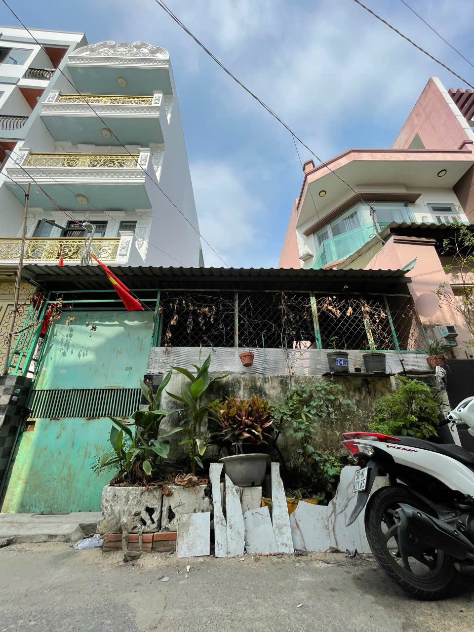 GIÁ TỐT – NHÀ CẤP 4 HẺM 1 SẸC ĐƯỜNG LÊ VĂN QUỚI - 5X21M - GIÁ CHỈ 7,2 TỶ