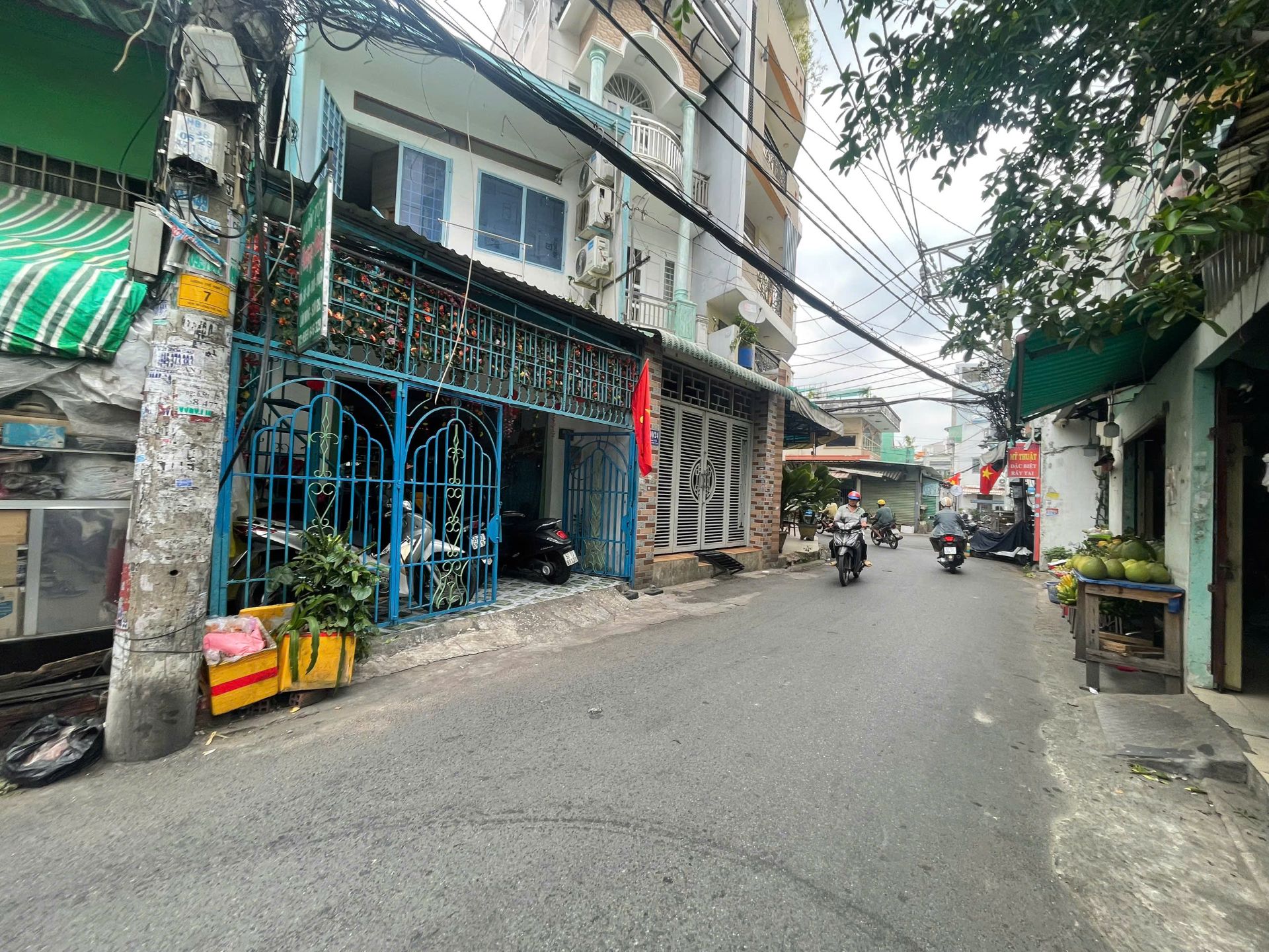 Bán nhà HxH 5m thông - 2 Tầng Dt: 4x15m Giá 6,2 Tỷ - Đường Tô Hiệu quận Tân Phú