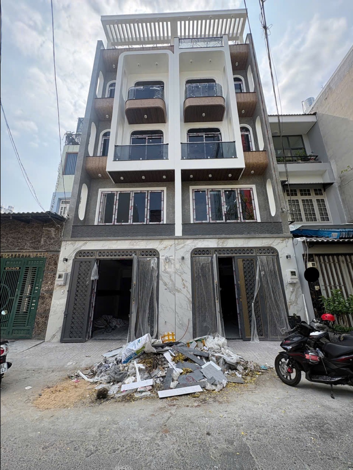 Nhà mới 100% Đúc 4,5 BTCT giá chỉ 11Đ5 TL cho a chị sở hữu ngay , thích hợp cho thuê hoặc giữ TS