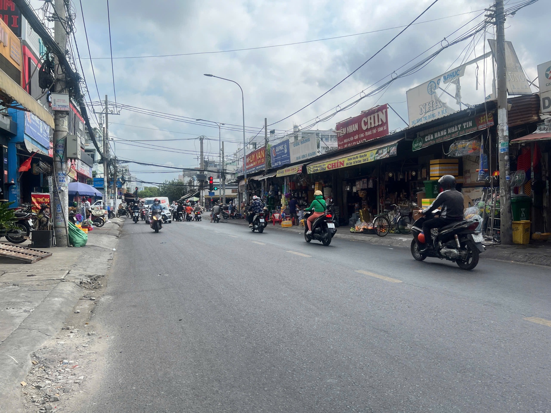 MẶT TIỀN KINH DOANH BÌNH TRỊ ĐÔNG – 4x28M – GẦN NGÃ BA LÊ VĂN QUỚI, GIÁ 12.5 TỶ! • DT:4x28M