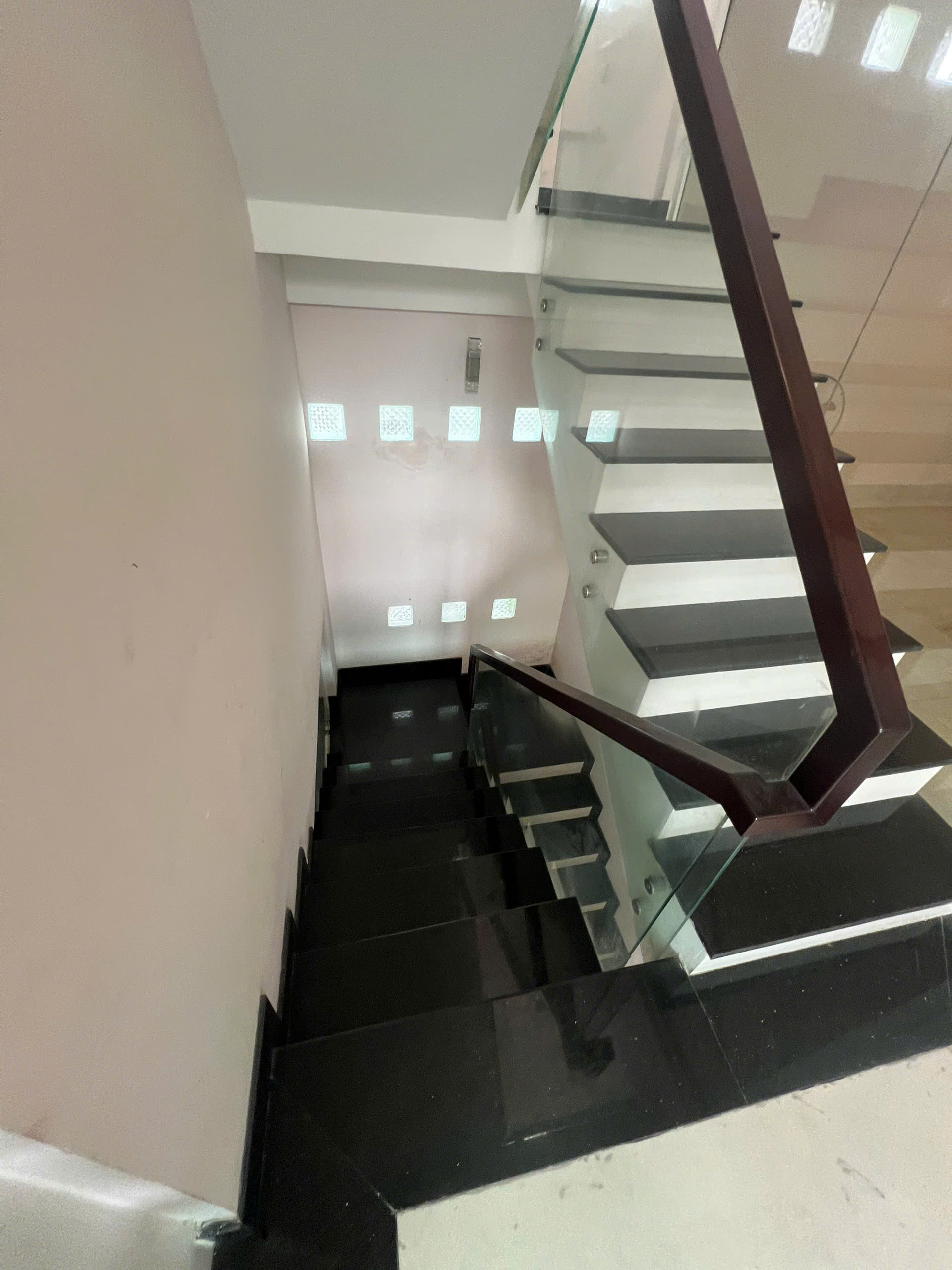 Bán Nhà 2 Lầu DT: 13x12m Hẻm 1/ Đường Dương Đức Hiền, P. Tây Thạnh, Giá: 18 tỷ