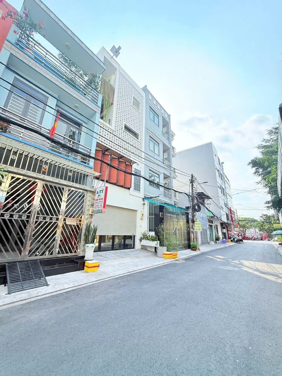 Bán nhà hẻm đường Thoại Ngọc Hầu, Tân Phú DT: 5x22m Giá : 10,8 Tỷ Tl