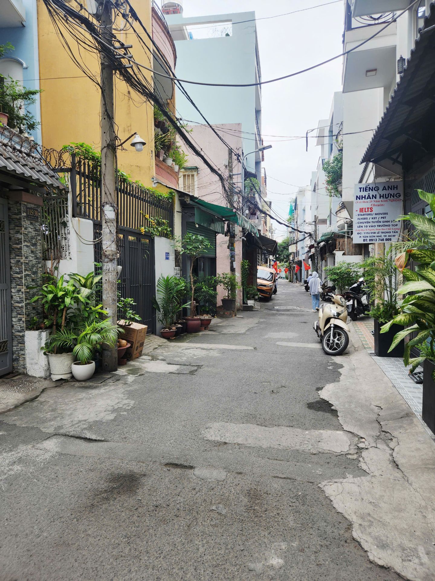 Bán nhà hẽm 115/ Lê Trọng Tấn ( 4x12m) 2 lầu,sân thượng. Giá 6,5 tỷ - Q Tân Phú