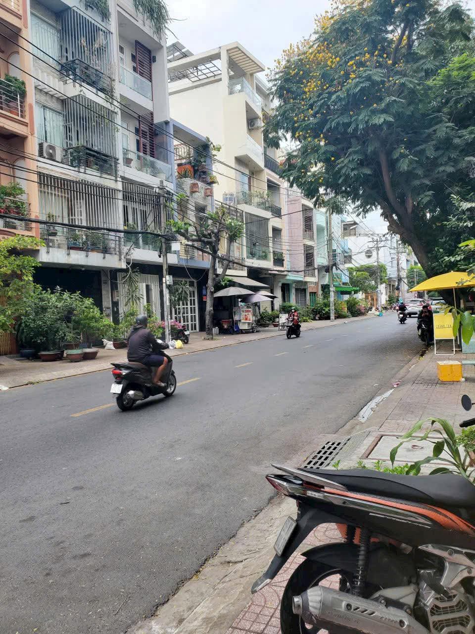 BÁN NHÀ MẶT TIỀN ĐƯỜNG DC13 DT 4X15M - PHƯỜNG TÂY THẠNH - TÂN PHÚ . GIÁ : 7,95 TỶ