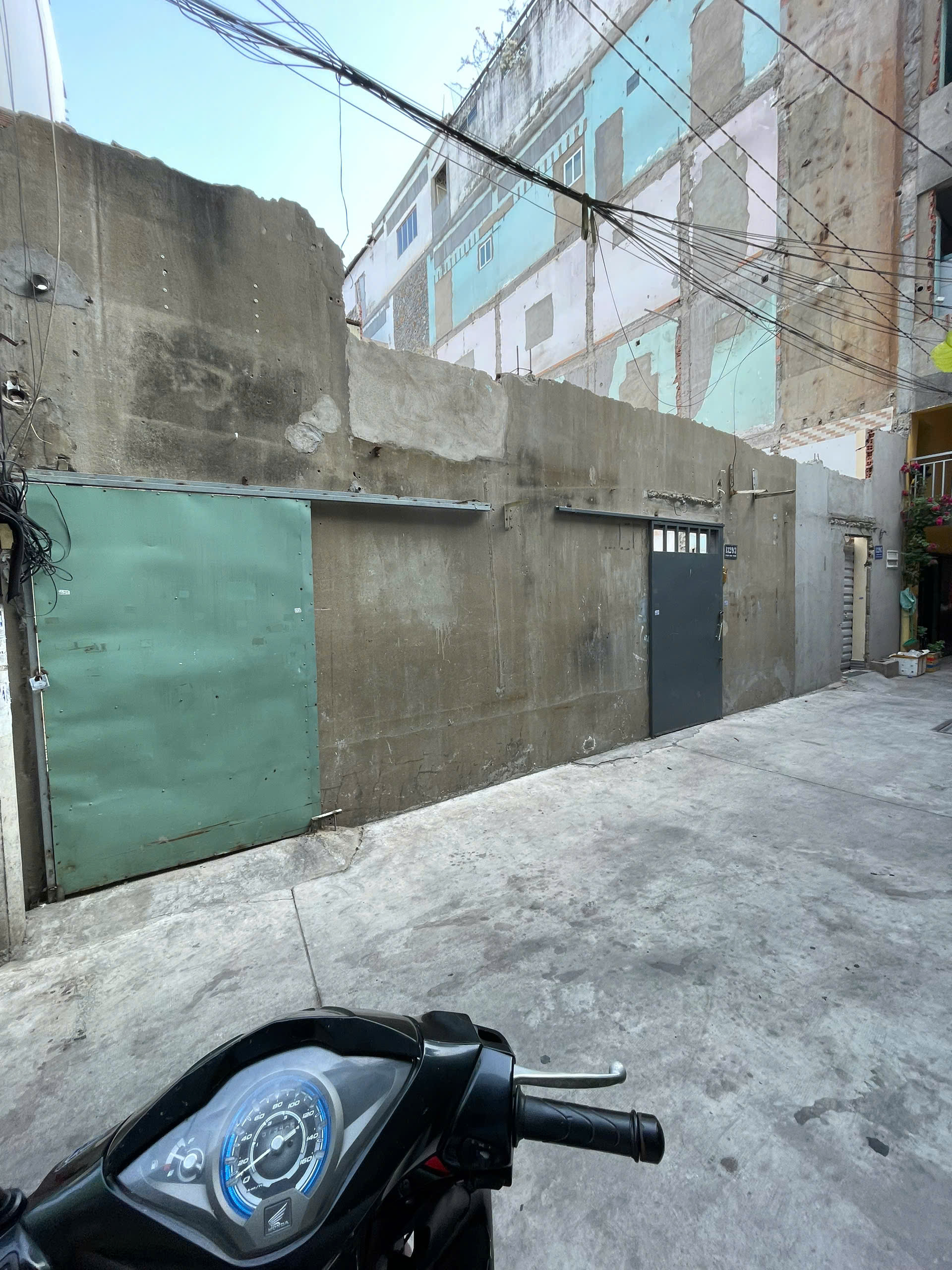 Bán đất 68m2 giá 6 tỷ hẻm 4,5m đường Trịnh Đình Trọng Q.Tân Phú - Giáp Tân Bình