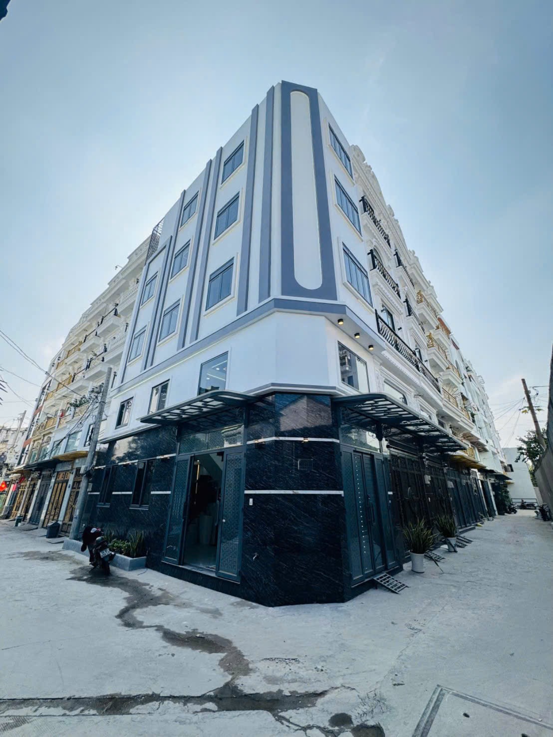 BÁN NHÀ GÓC 2 MẶT TIỀN KHU PHÂN LÔ ĐỒNG BỘ ĐƯỜNG HƯƠNG LỘ 2 - 4.56X12M - 4,5 TẤM - GIÁ 7.9 TỶ