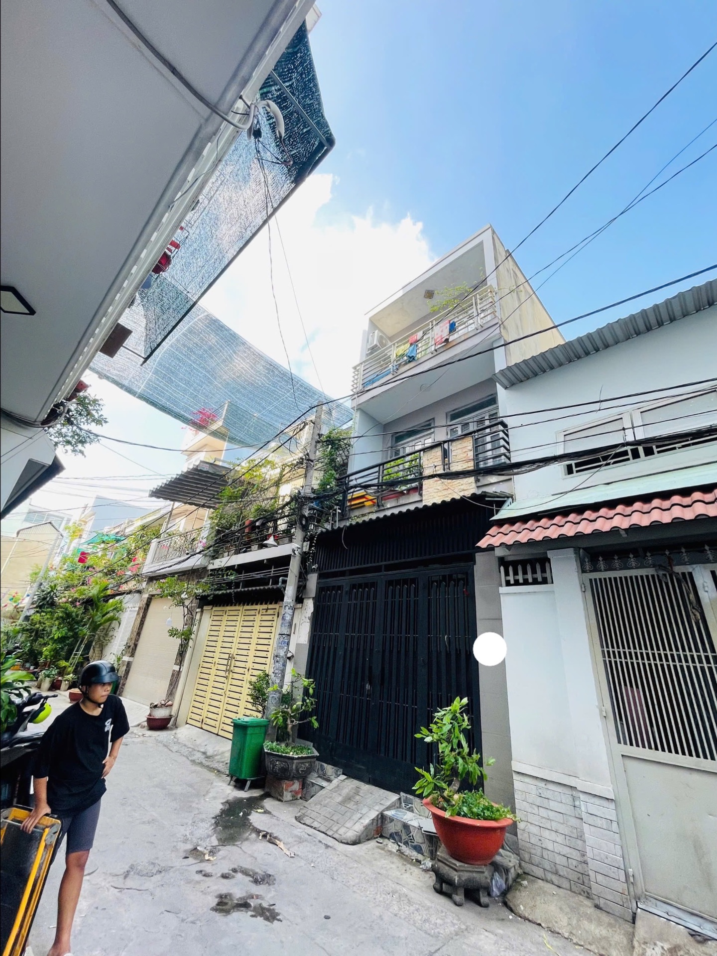 Chủ ngộp bank cần bán gấp nhà DT:5,1x12,3 thích hợp xây mới hoặc cho thuê có dòng tiền ổn định
