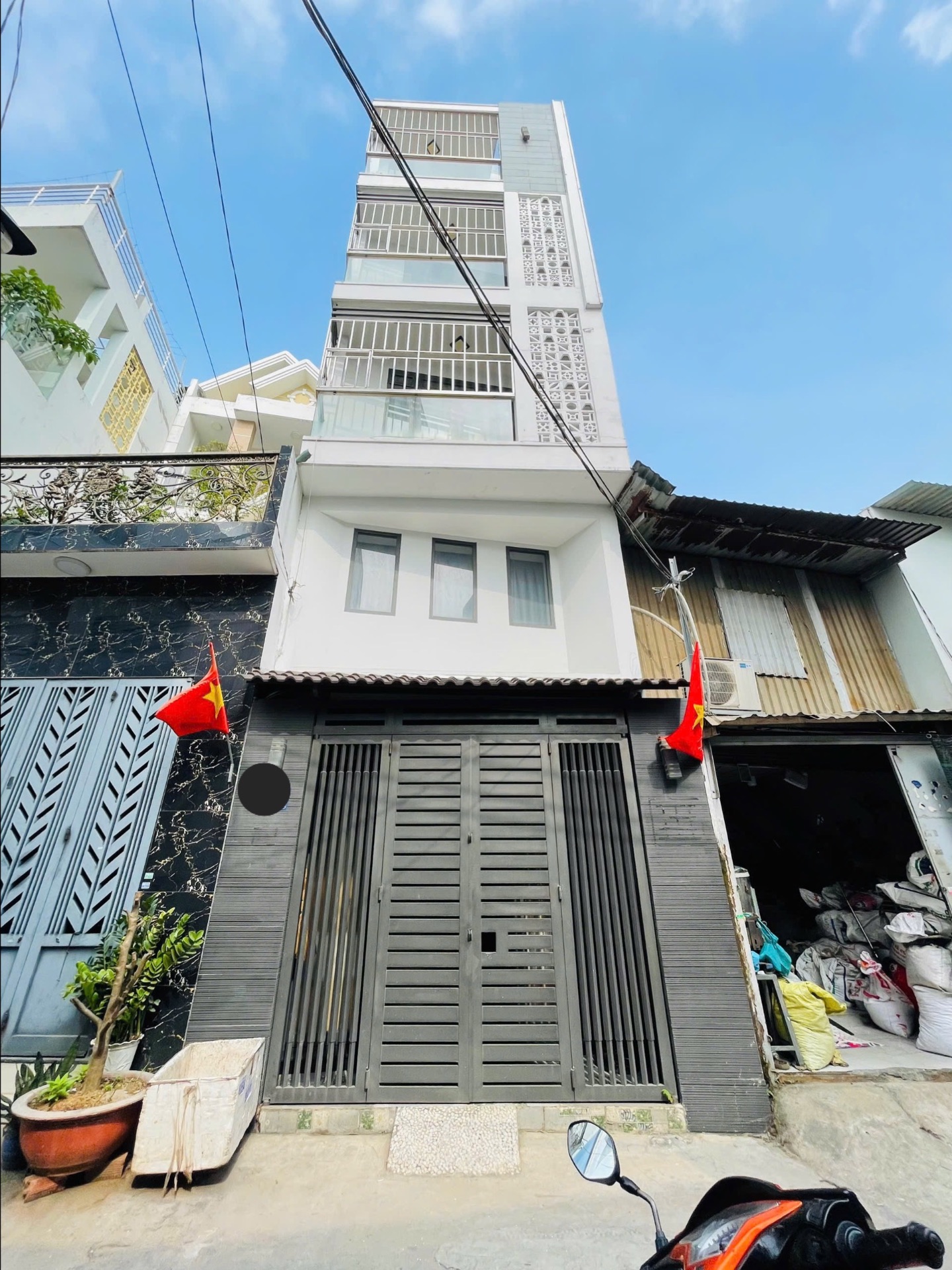 Anh chủ cần bán gấp Nhà mới ,DT:4x14 thích hợp cho thuê hoặc giữ tài sản , vào ở ngay ạ 🥰