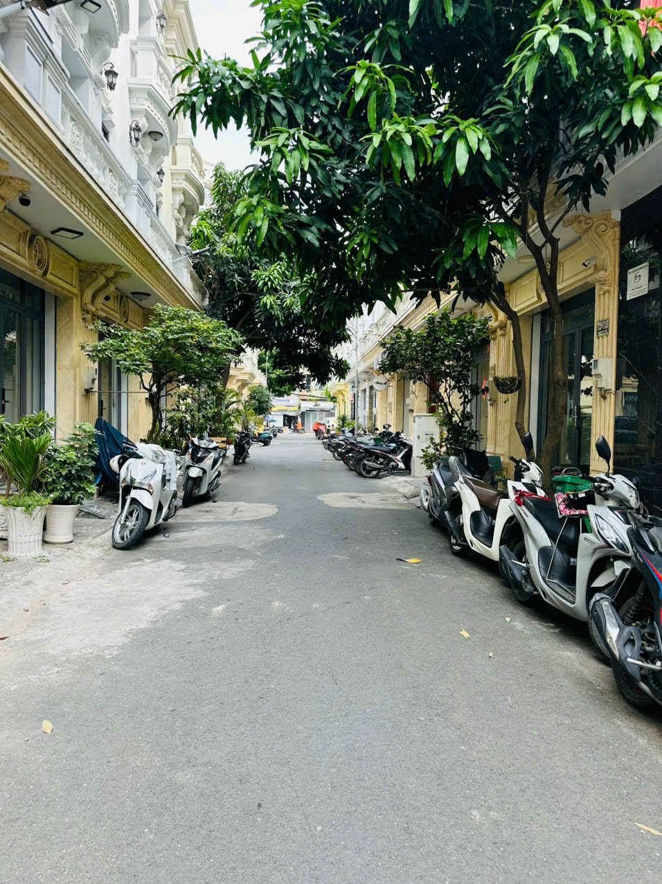 🔴 BIỆT THỰ ĐẸP TÂN THỚI HÒA - HẺM 6M NGUYỄN VĂN YẾN - NGANG 4.8M - 8.7 TỶ 🔴