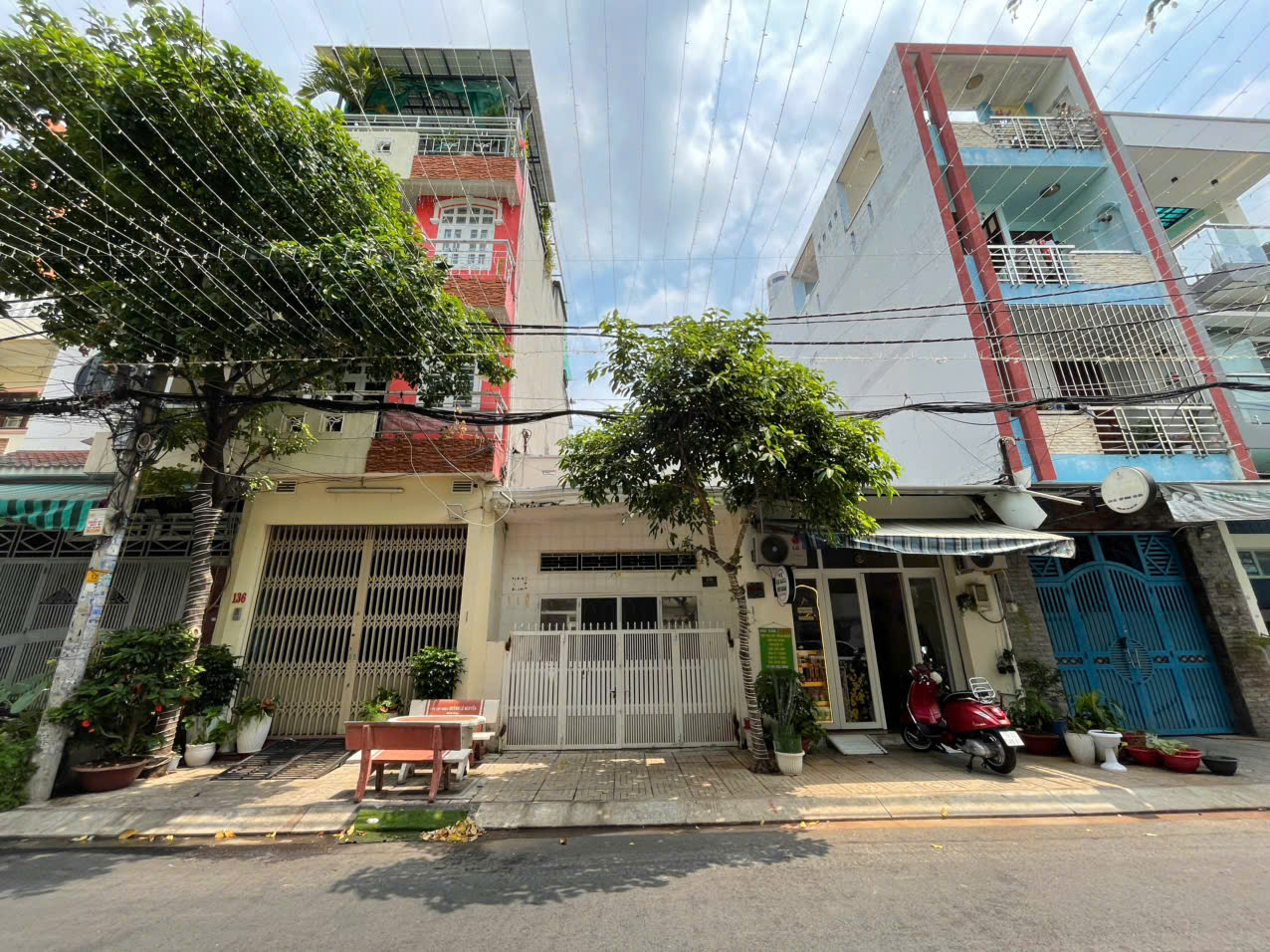 BÁN NHÀ MẶT TIỀN ĐƯỜNG NGUYỄN TRƯỜNG TỘ – 4.25X18.5M – NHÀ CẤP 4 - GIÁ 11.8 TỶ