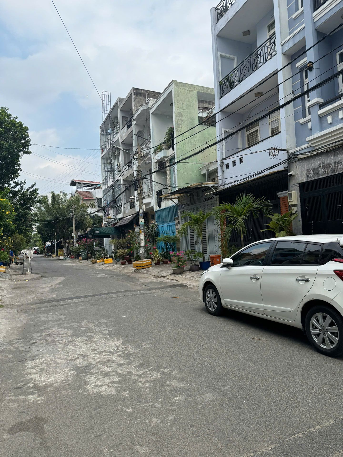 Bán nhà GIÁ TỐT - Đường Phan Đình Phùng ( 4x18m ) 2 lầu, Hẽm 12m thông. Giá chỉ 9,4 tỷ ,P Tân Thành