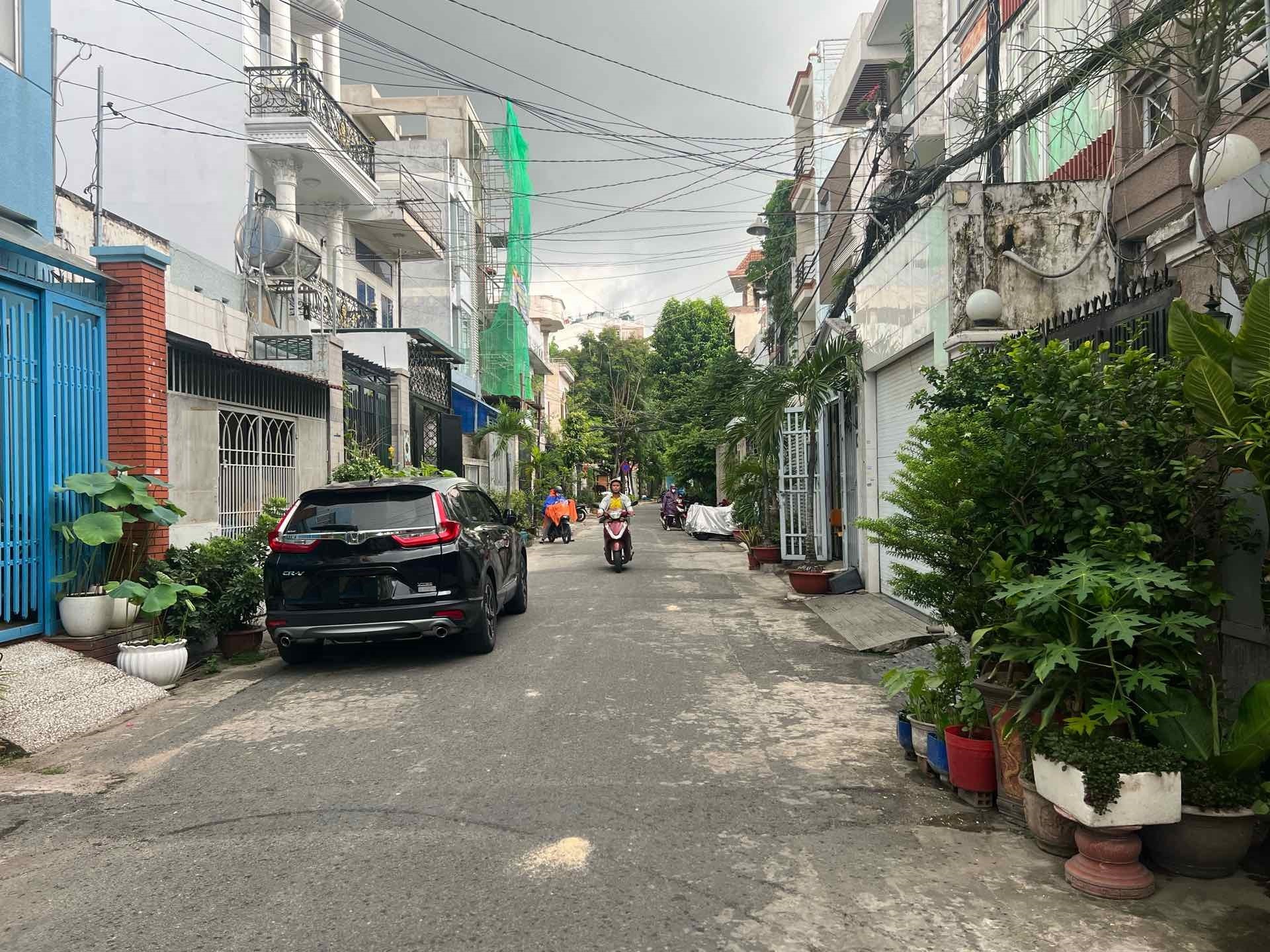 Bán nhà Thạch Lam. P Phú Thạnh. Q Tân Phú Dt 4×17,5. Kết cấu Nhà 1 lầu, hướng tây, giá 6,8 tỷ
