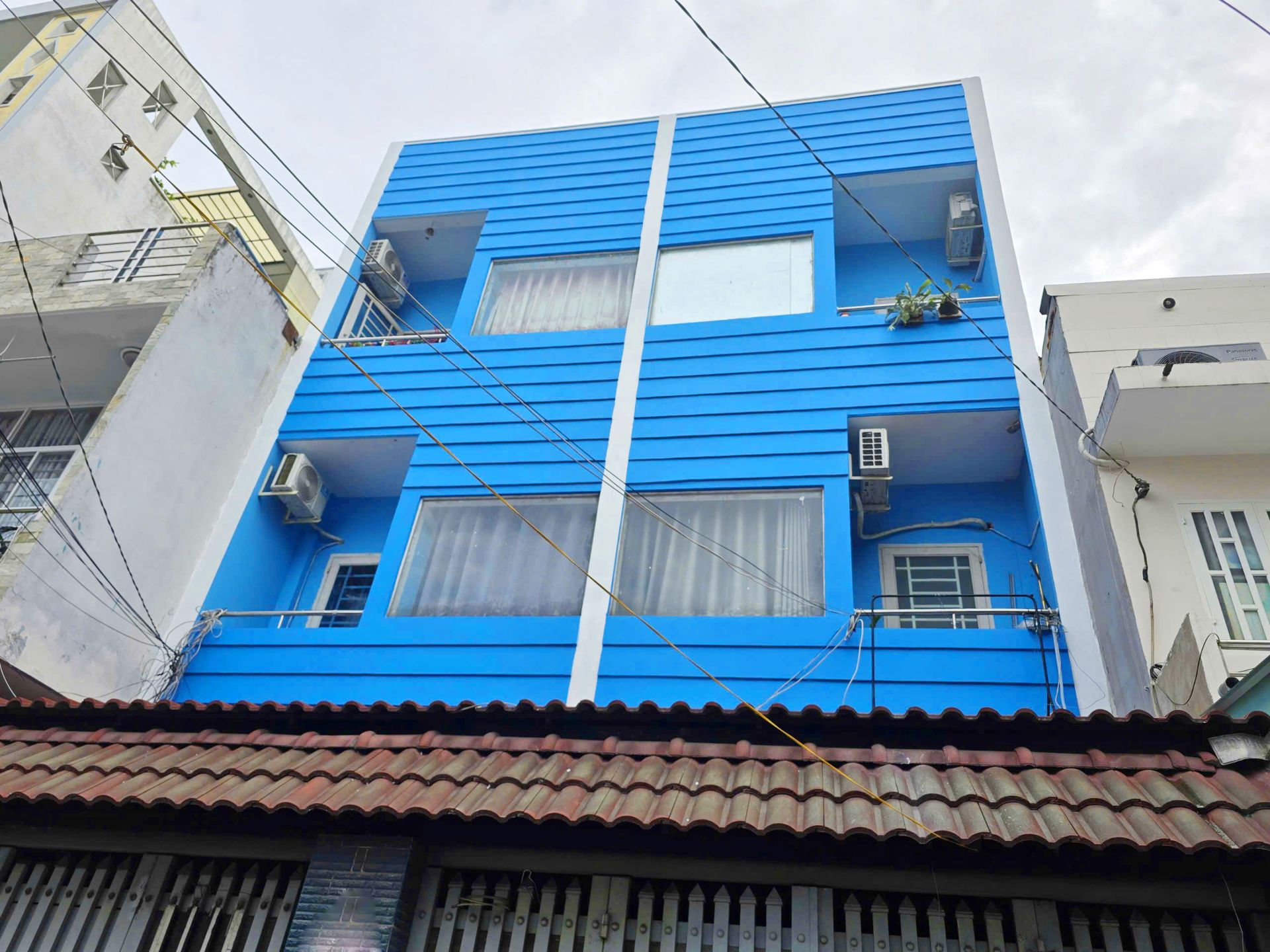 BÁN NHÀ TRỌ ĐÚC 3 TẤM NGANG 8M HẺM XE HƠI ĐƯỜNG TÊN LỬA