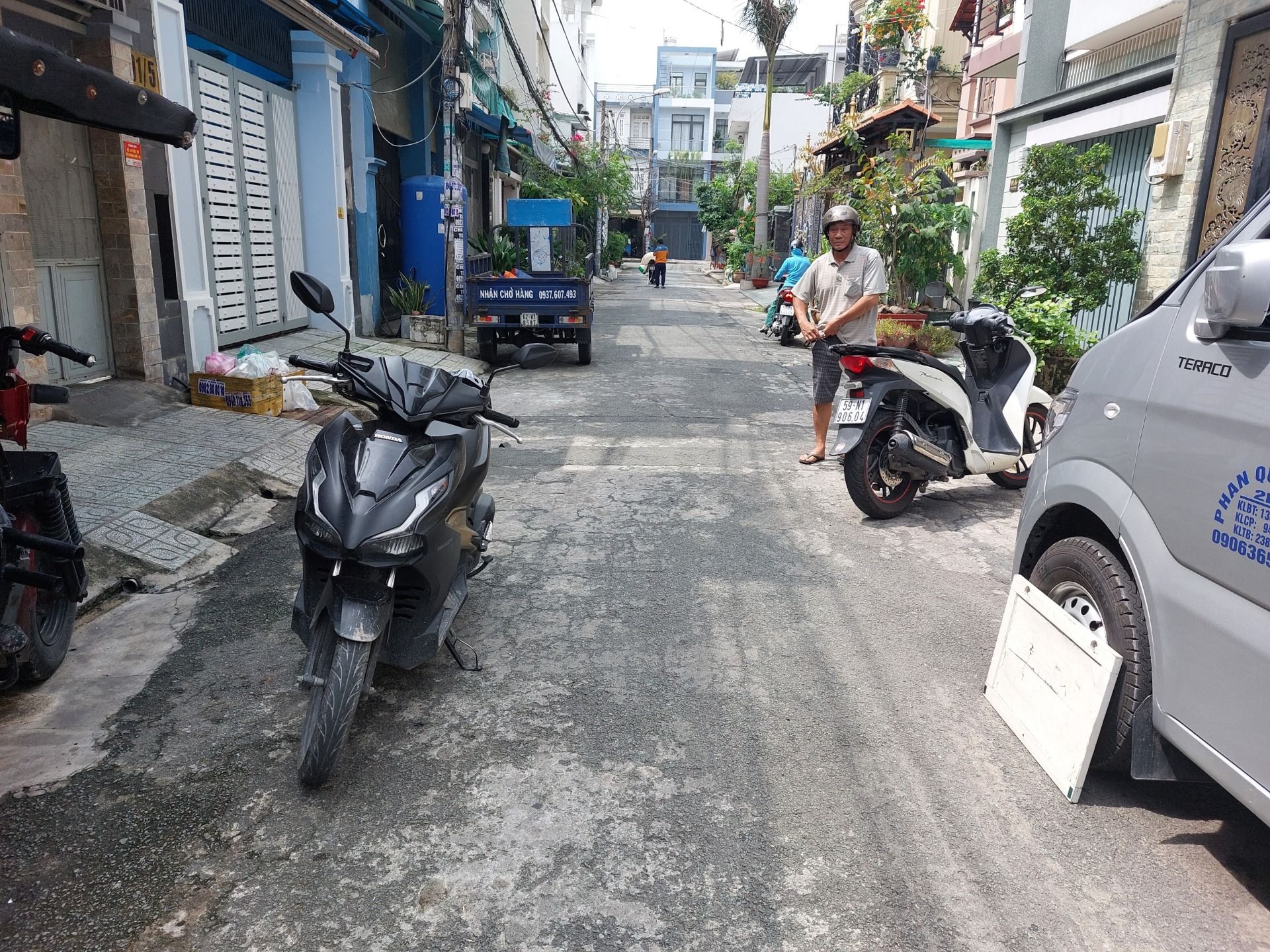 bán nhà Lê Sát. P Tân Quý. Q Tân Phú. Dt 4,1x8,3. Nhà 1 lầu st ,giá 5,8 tỷ