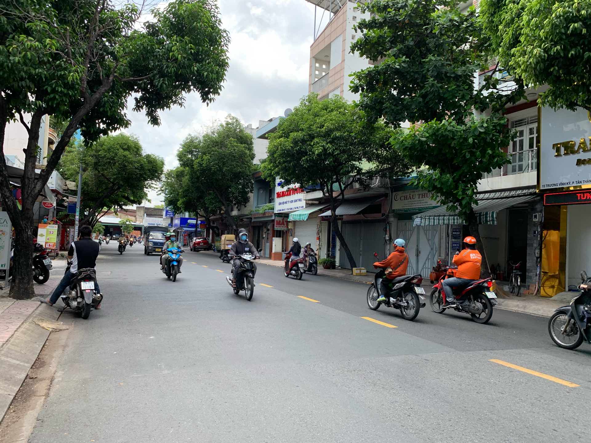 bán nhà MTKD Trương Vĩnh Ký Phường Tân Thành(5x20m vuông 2 lầu mới tiện vào ở) 17 Tỷ giá tốt