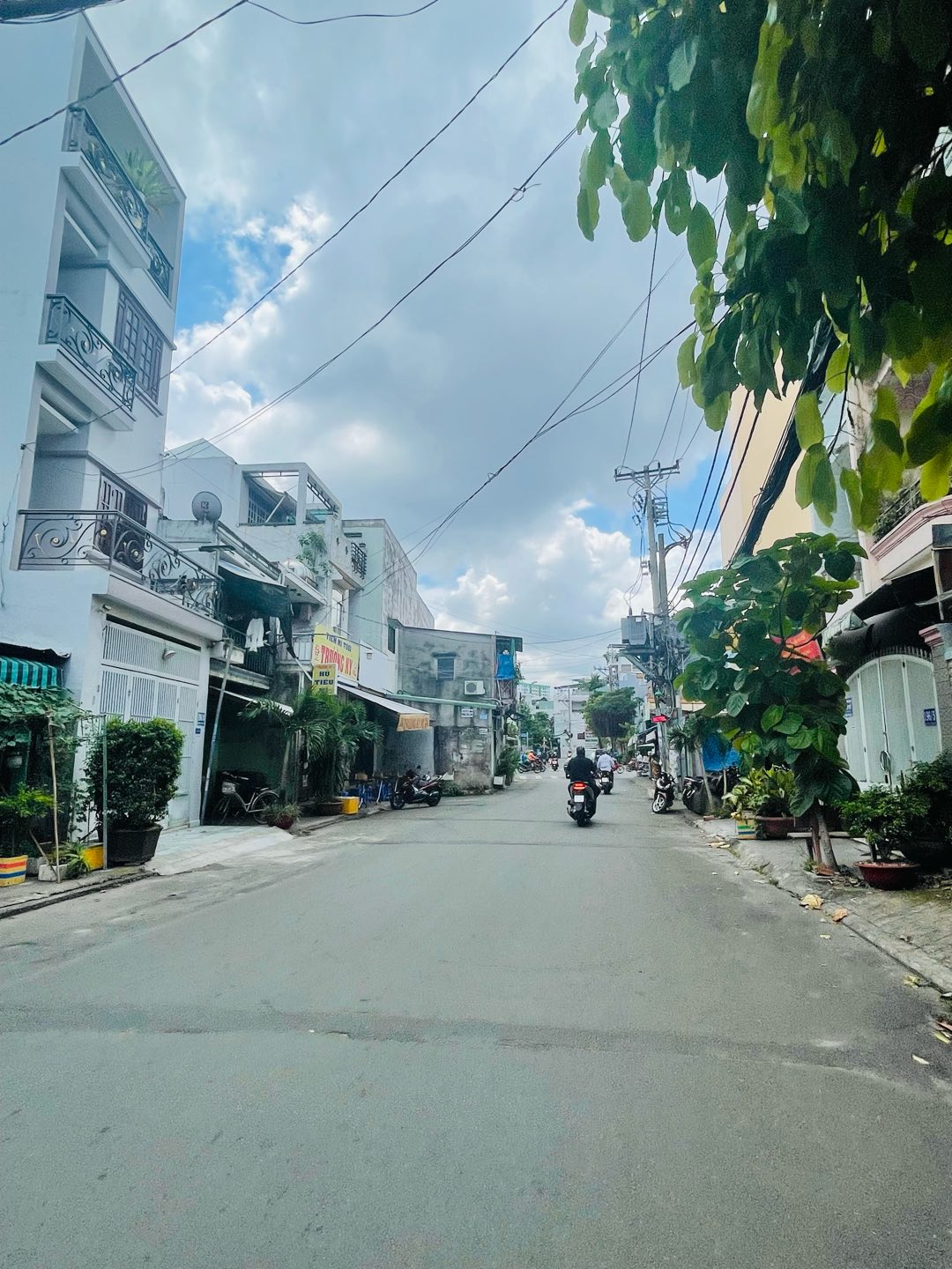 Tân Quý. Q Tân Phú. Dt 5x14. Nhà 3 Lầu Sân Thượng. Giá 9,5 tỷ
